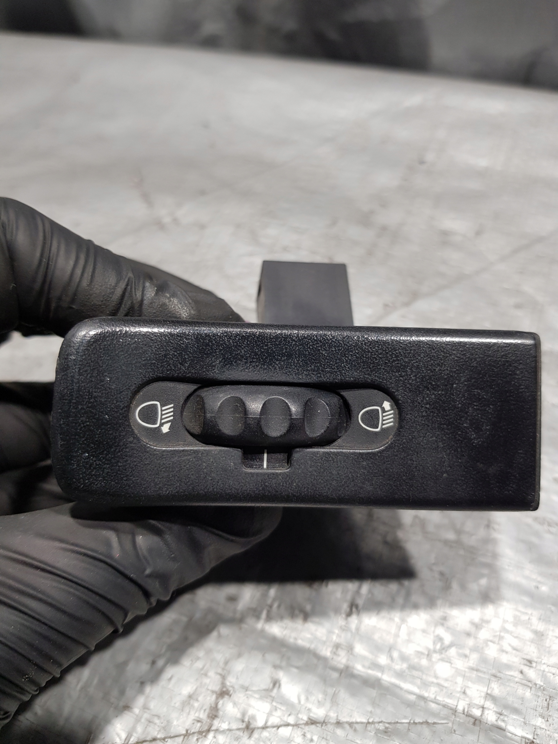 switch control of the lights Renault OE 7700822799