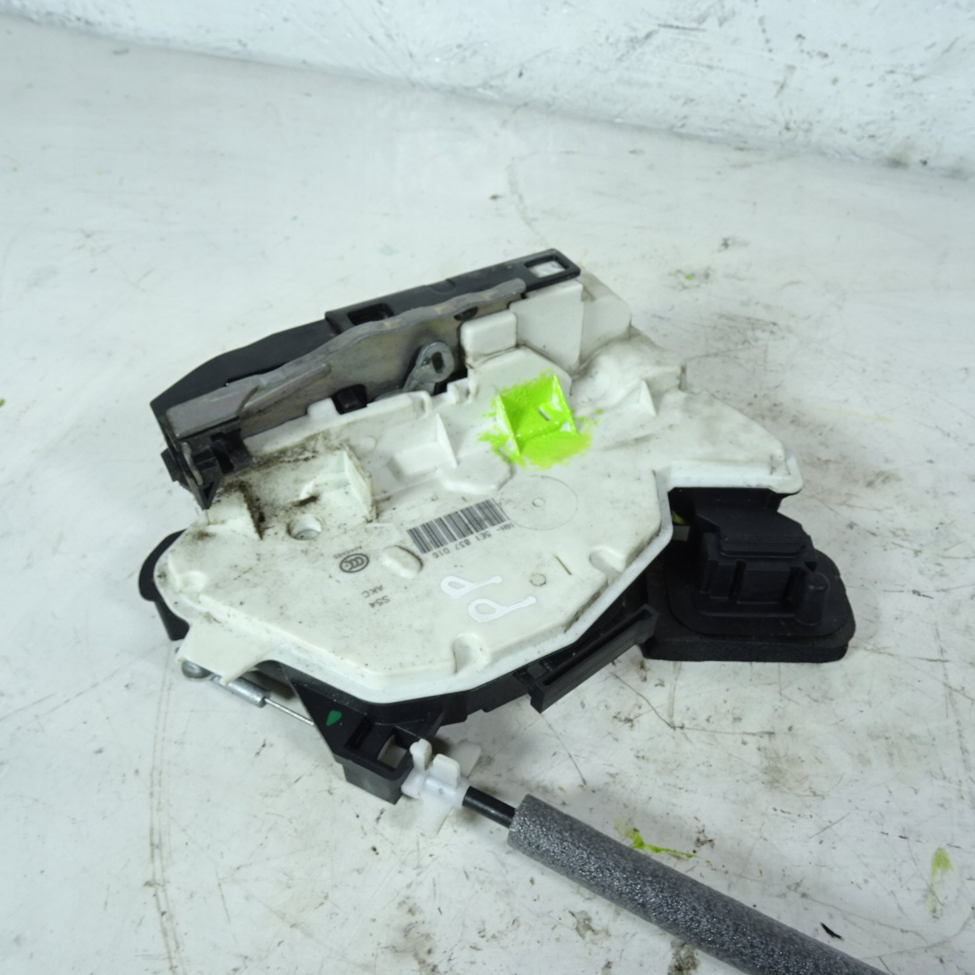 SKODA RAPID lock door right front 5E1837016
