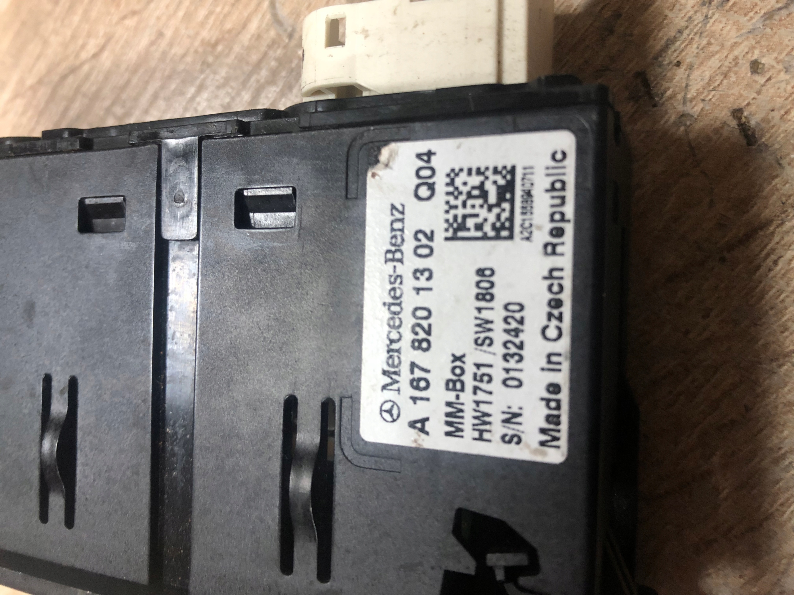 PORT USB LADOWANIA MERCEDES W167 1678201302 Part number a1678201302