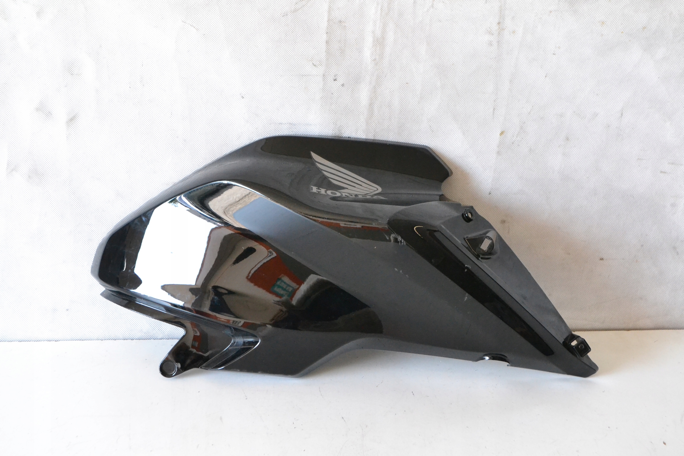 64431-K98-E000 - крышка бокового бака для Honda CB125 R