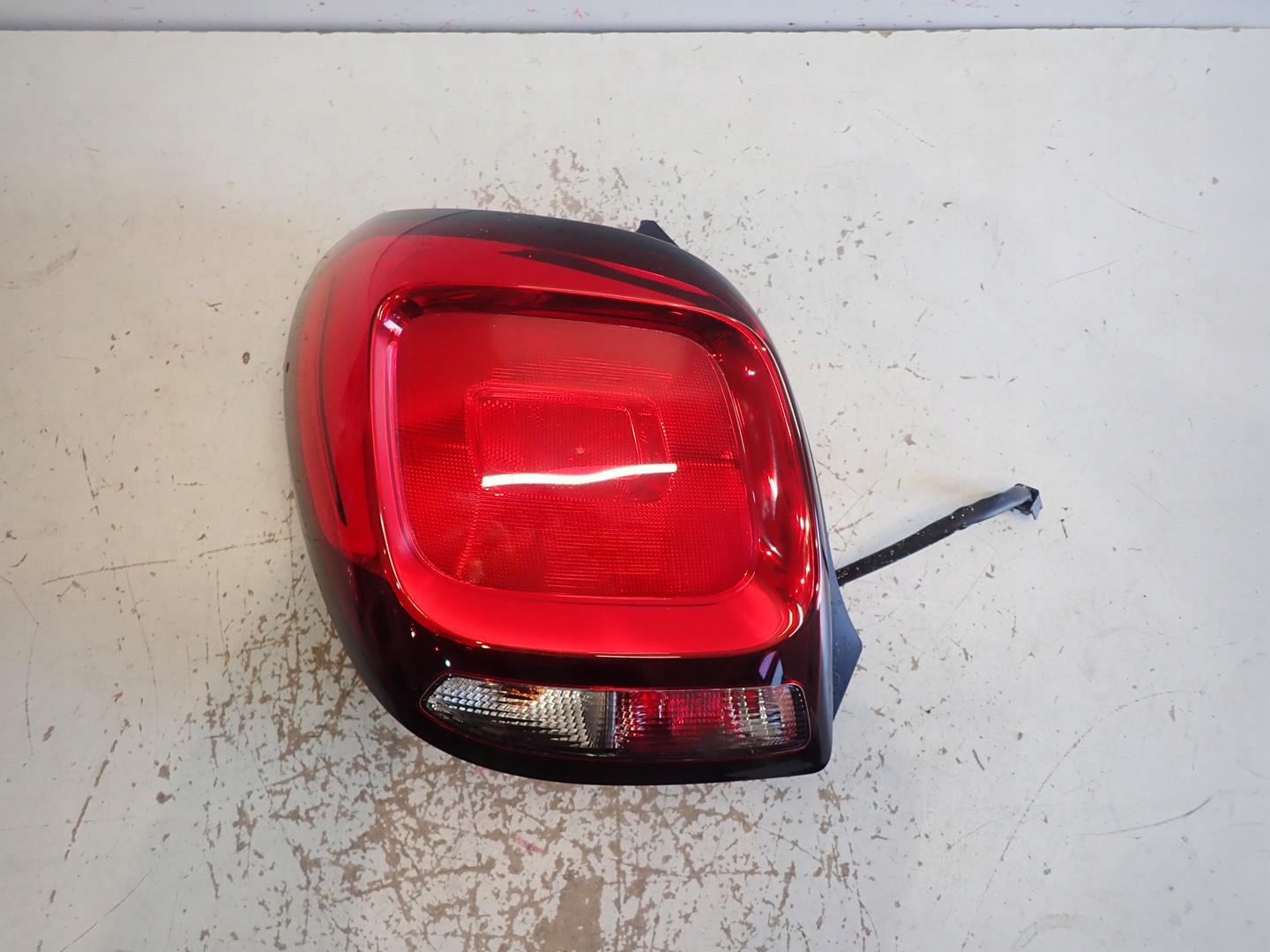 фонарь левый CITROEN C1 II 2014-