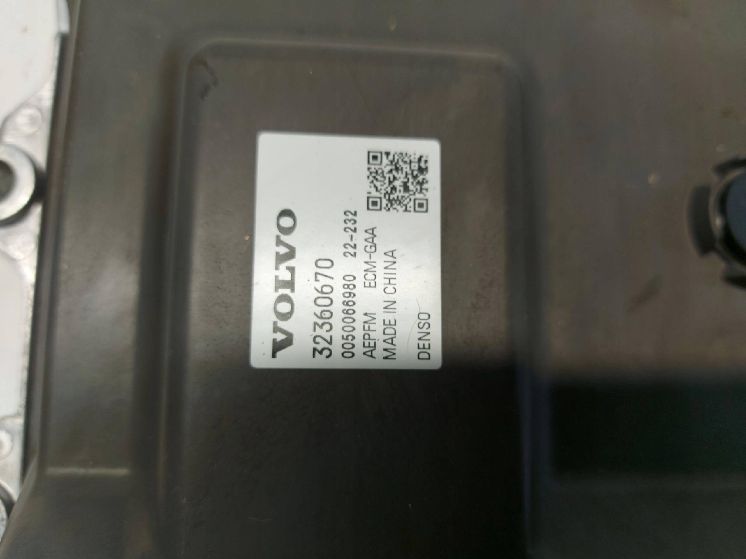 VOLVO XC60 II LIFT B4 2.0B computer control unit ECU 32360670