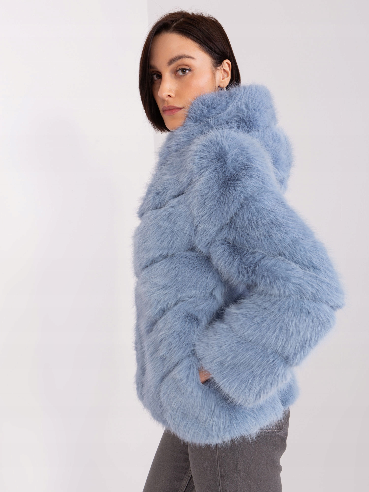 KURTKA DAMSKA FUTRZANA Z KAPTUREM FUTERKO Z PODSZEWKĄ Kolor niebieski