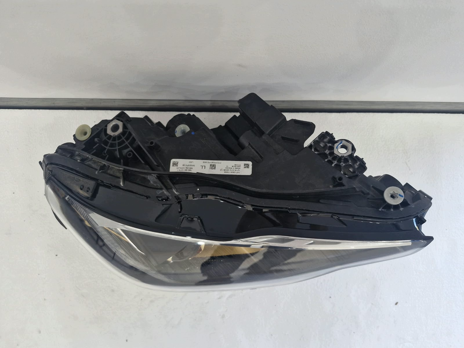 light right BMW 2 G42 M2 FULL LED Zlota
