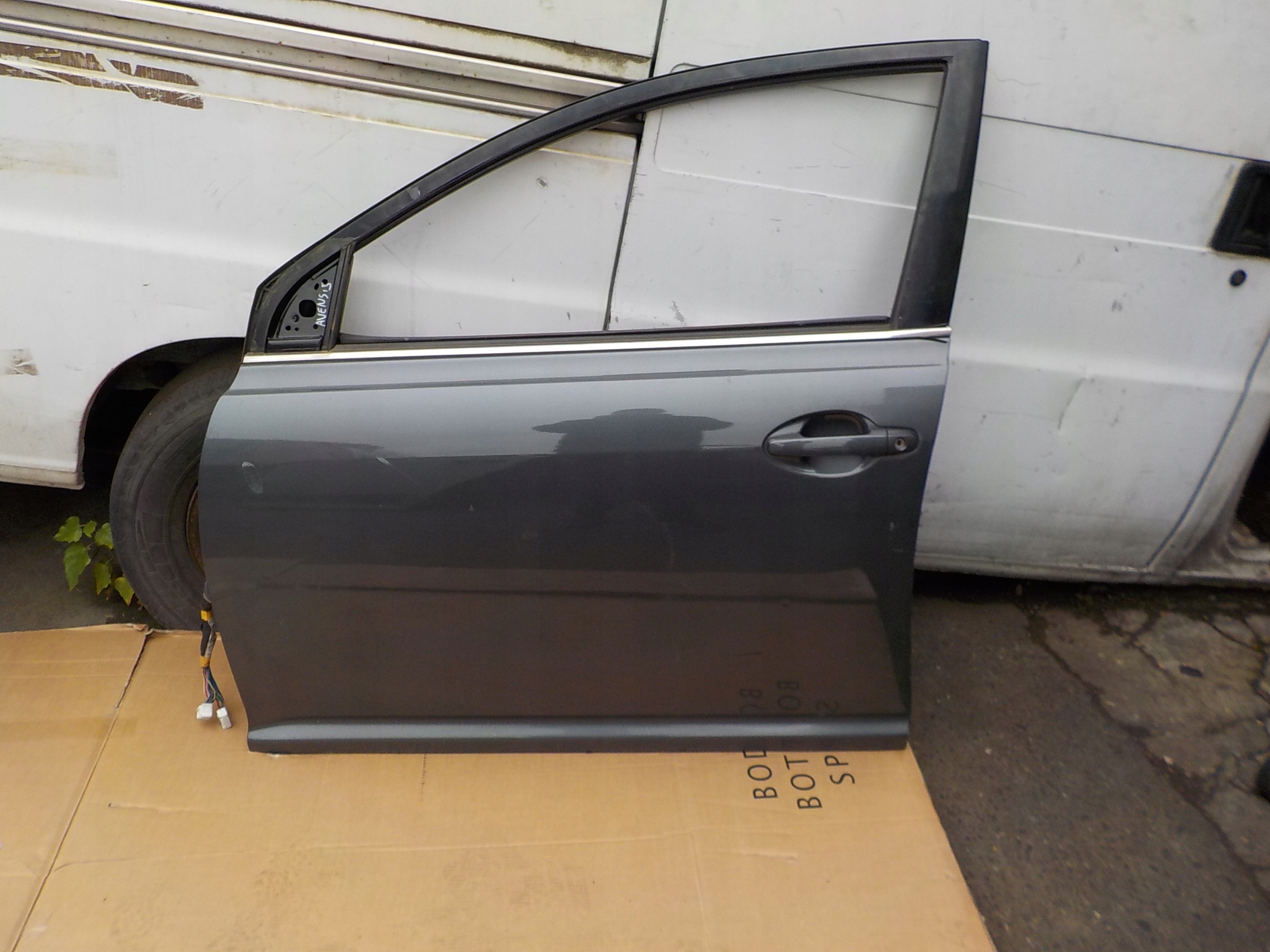 door left front toyota avensis T25 2005r