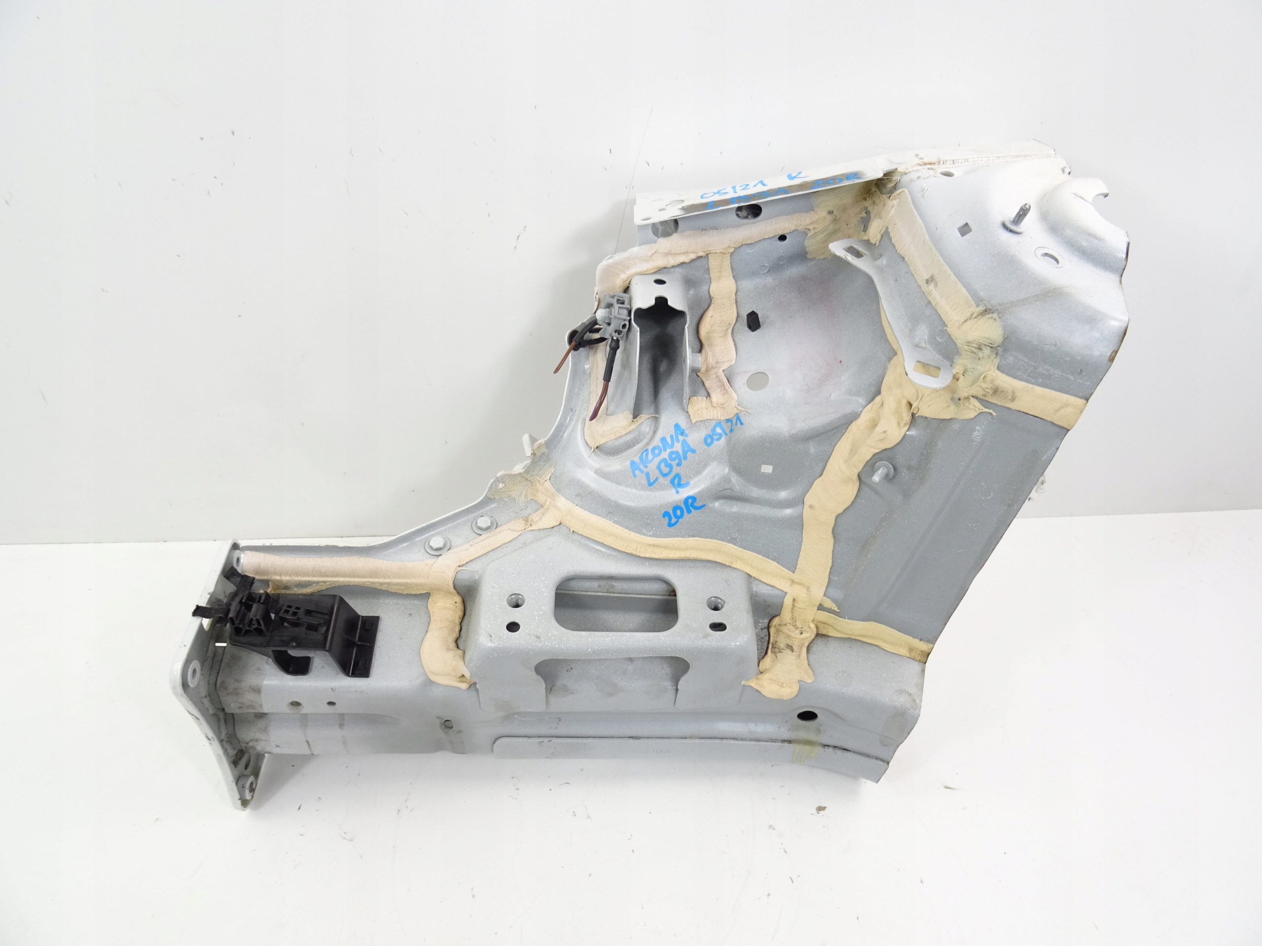 SEAT АРОНА ЛОНЖЕРОН ПРАВА ЧЕТВЕРТИНА ПЕРЕДНЯ Lb9a