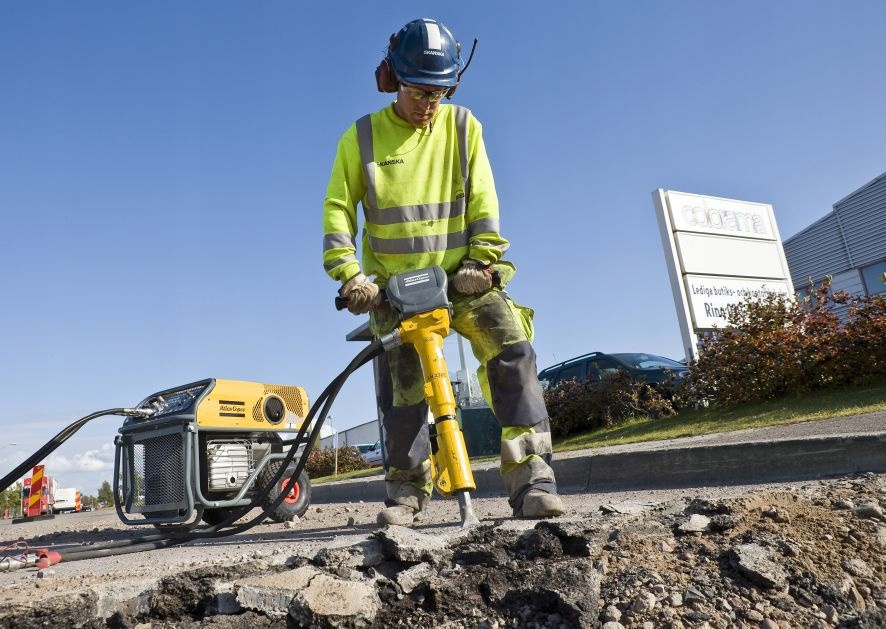 1801374371 - ATLAS COPCO LH400 E ЭРГОНОМИЧНЫЙ ГИДРАВЛИЧЕСКИЙ МОЛОТ