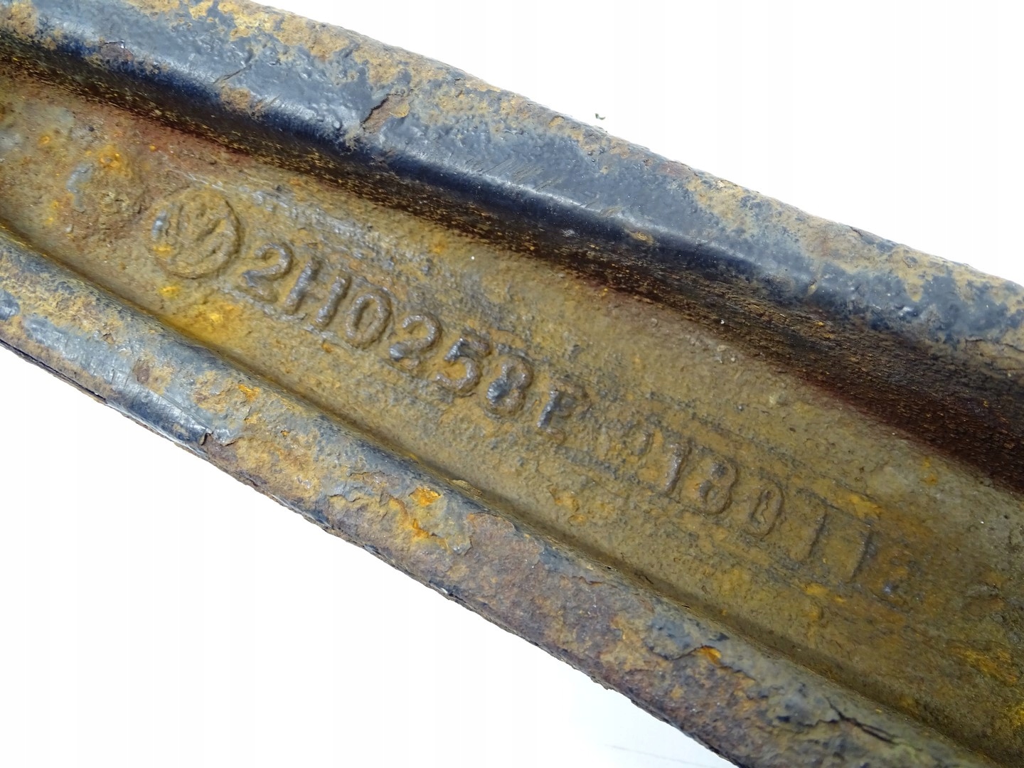 swing right front right front VW AMAROK and 2H 2H0258E