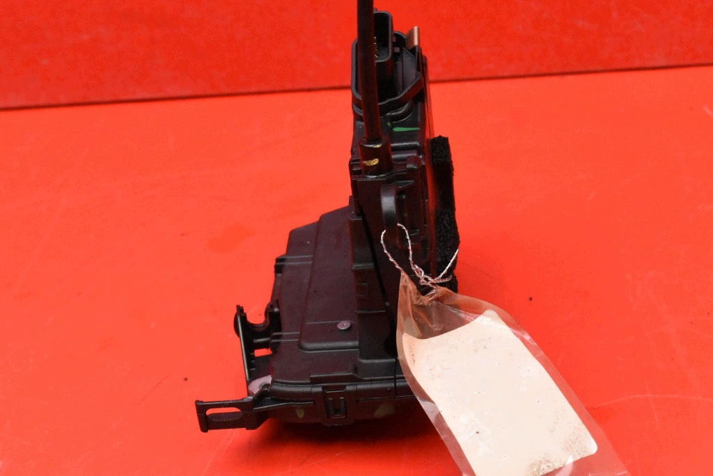 lock door right front front EU 805024563R RENAULT CLIO 4 IV 5D HB 12-20