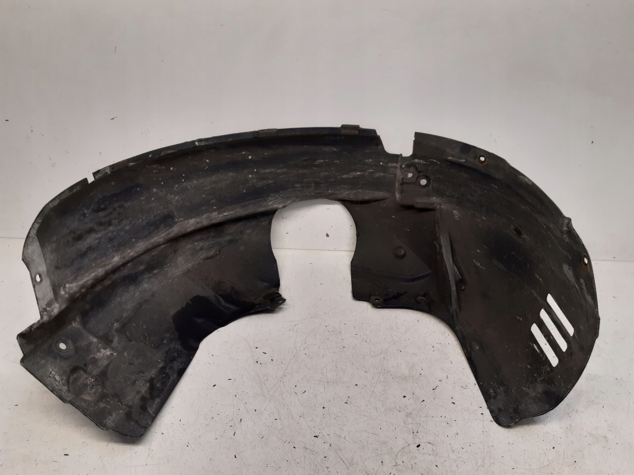 mudguard right front 8A6116114AD Ford Fiesta MK7