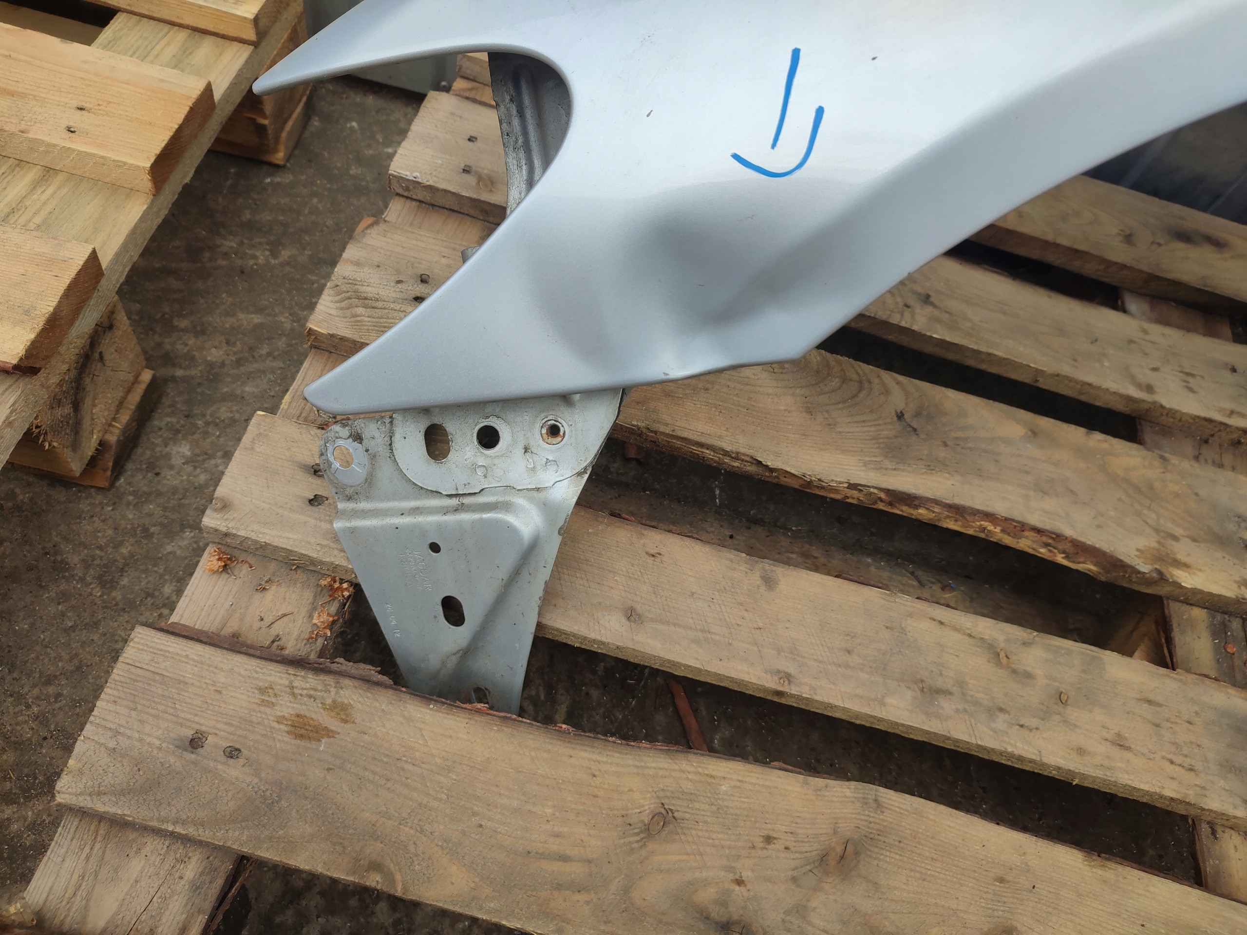 fender left front left front JAGUAR XF X250 MEE