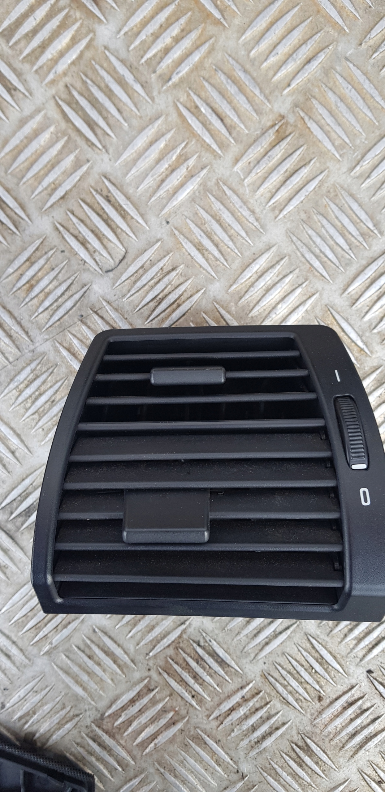 BMW X5 E53 grid air conditioning devices left / right CENA ZA 1SZT