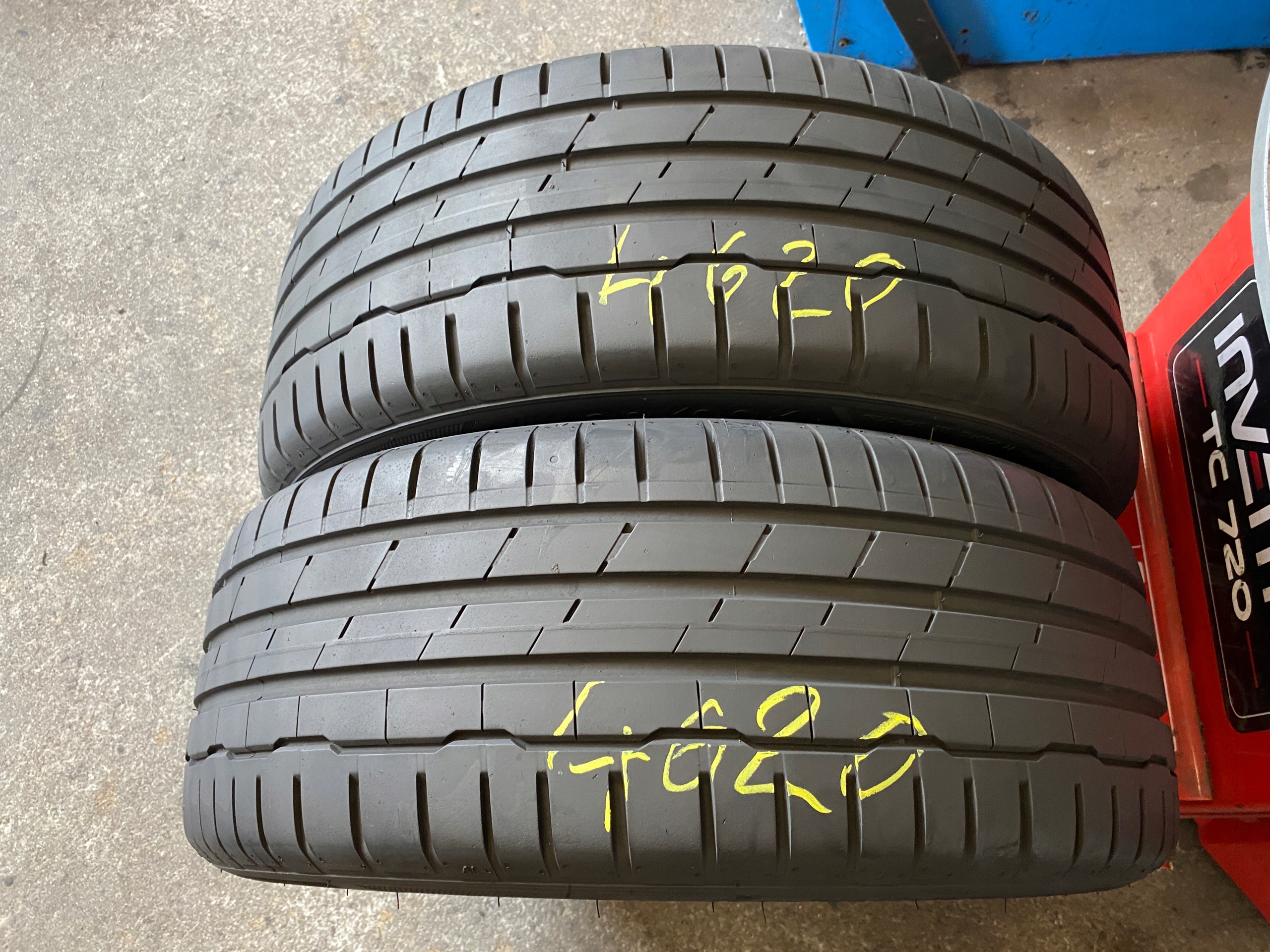2 tyres summer 225/50R18 Hankook Ventus S1 Evo3 6mm