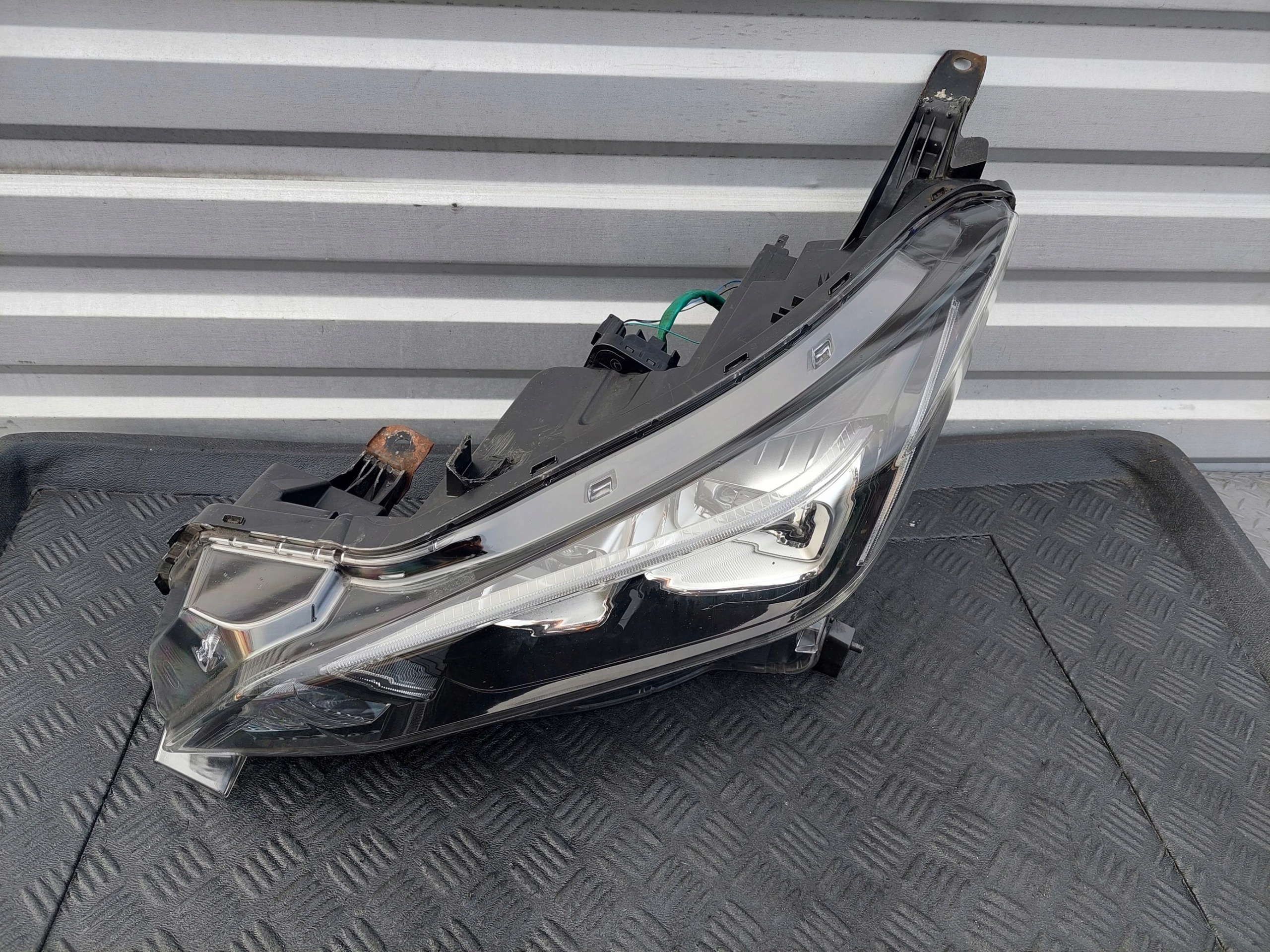 light front front left complete FULL LED 260605SJ5A NISSAN LEAF II ZE1