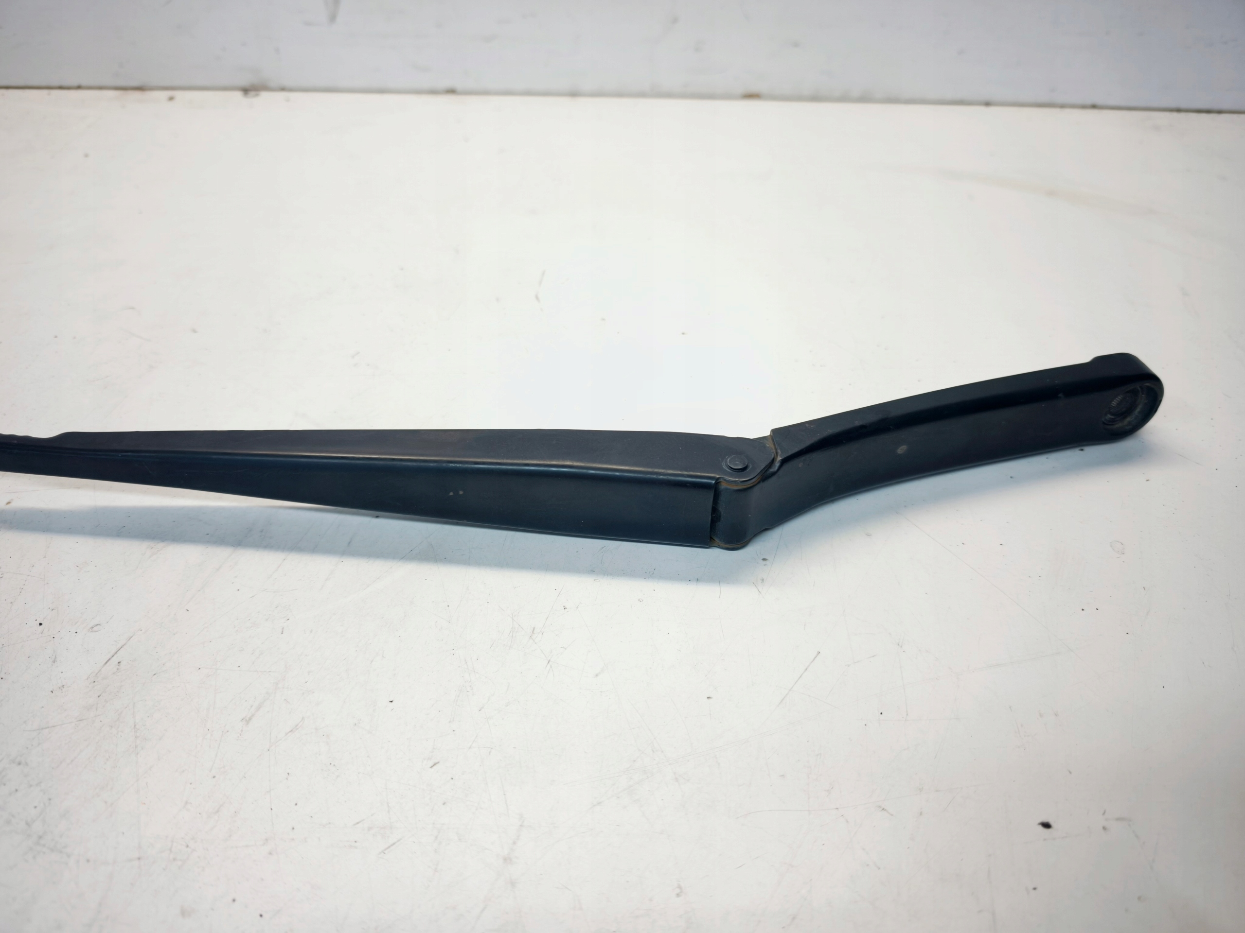 wiper arm left front AUDI A3 8P 8P1955409B