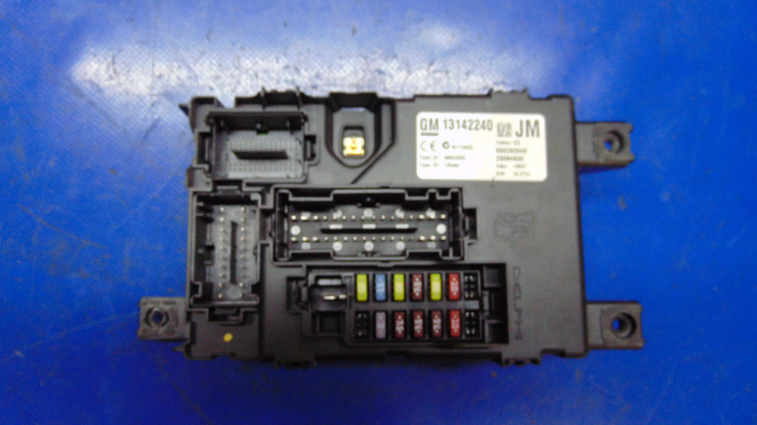 Scatola BEZBIECZNIKOW OPEL CORSA D 06-14 ROK
