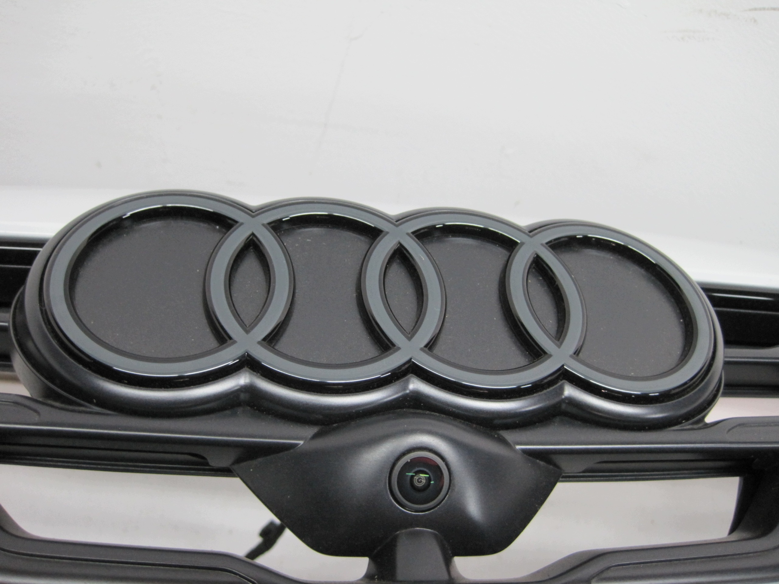 bumper Audi A6 4P0 S-LINE XENON KAMERA 25R front front