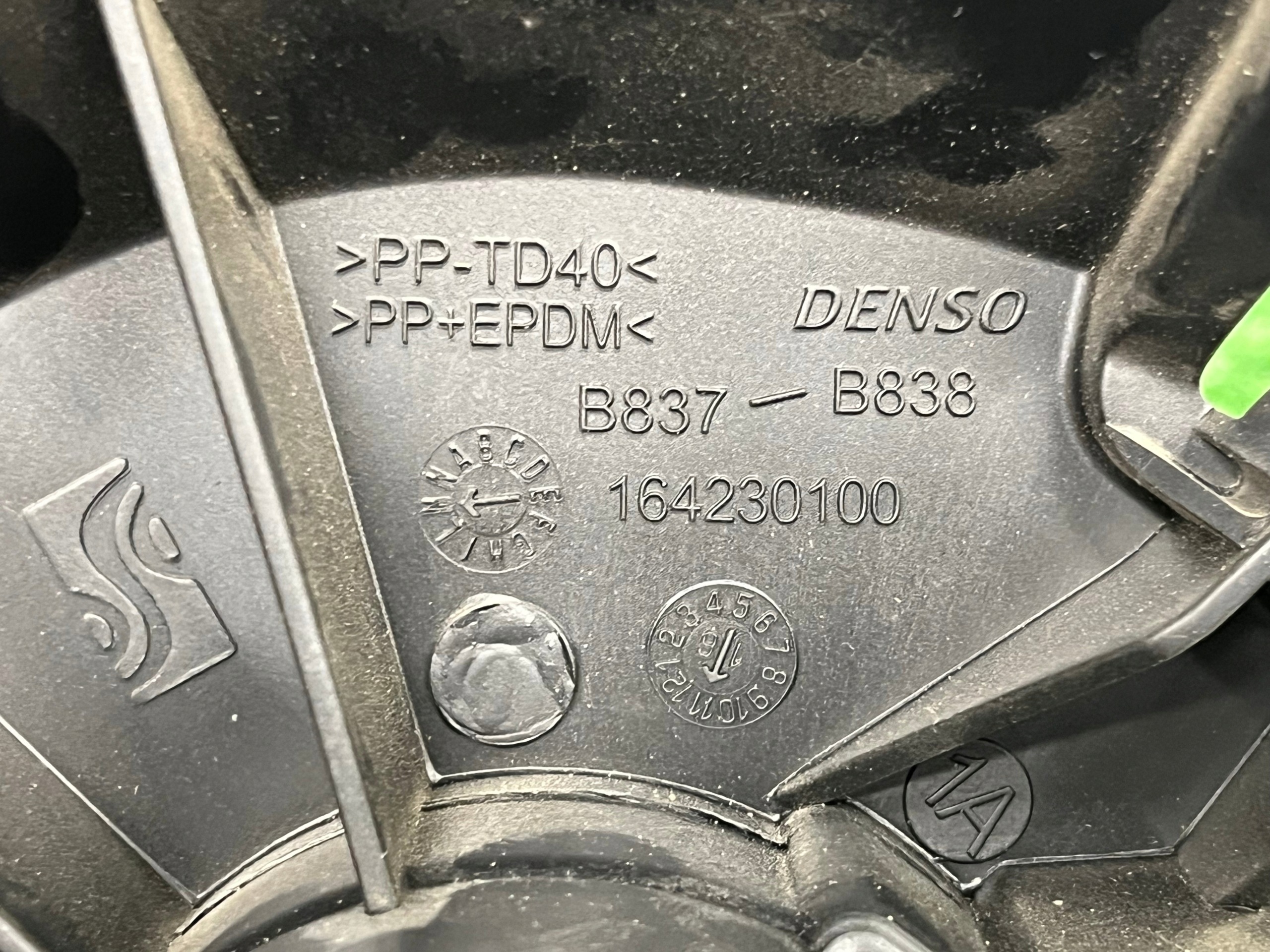 VENTOLA BOCCHETTE OPEL CORSA E 164230100