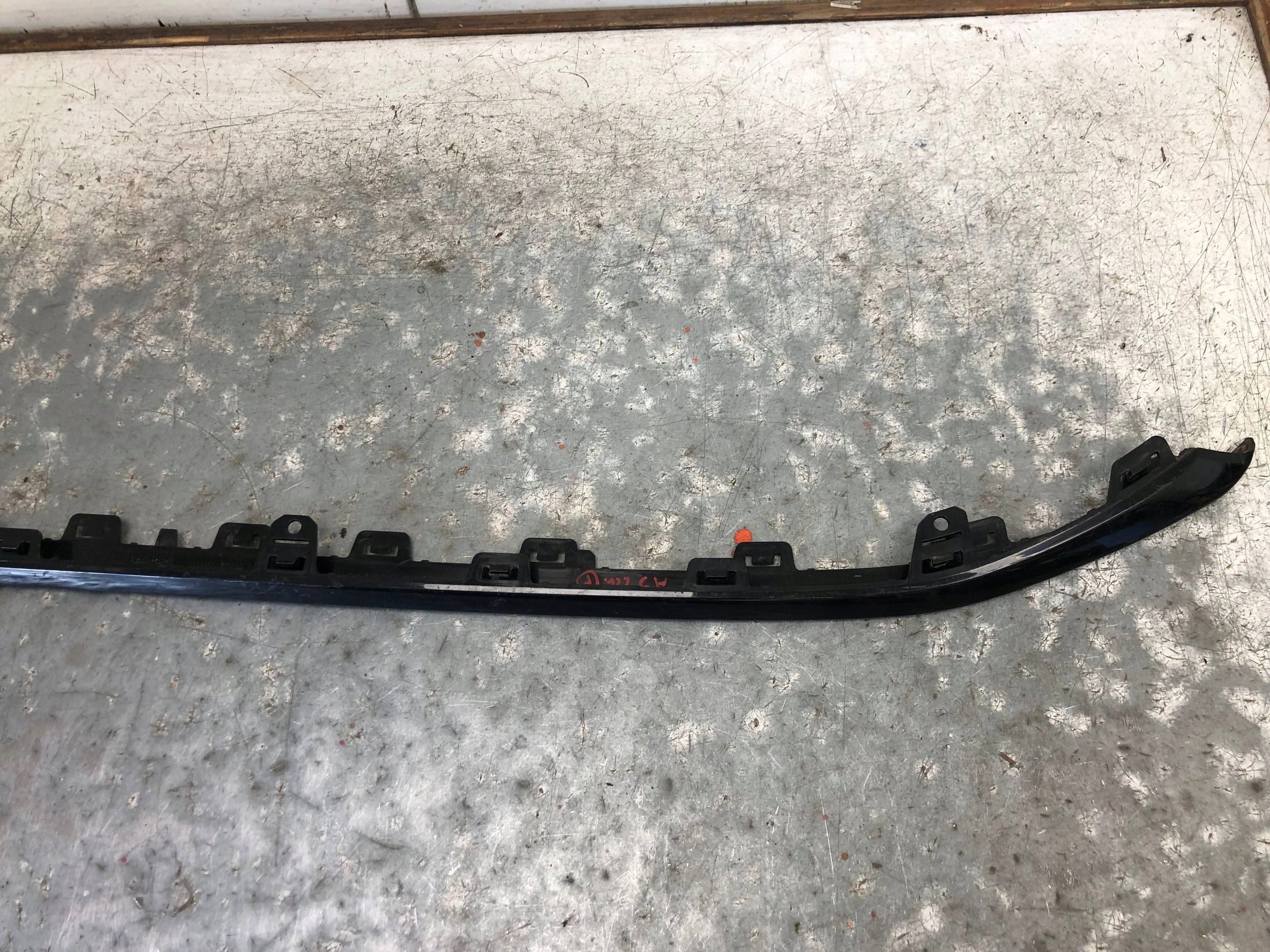 lišta doplněk nárazníku předek AUDI A3 8Y 8Y0807110