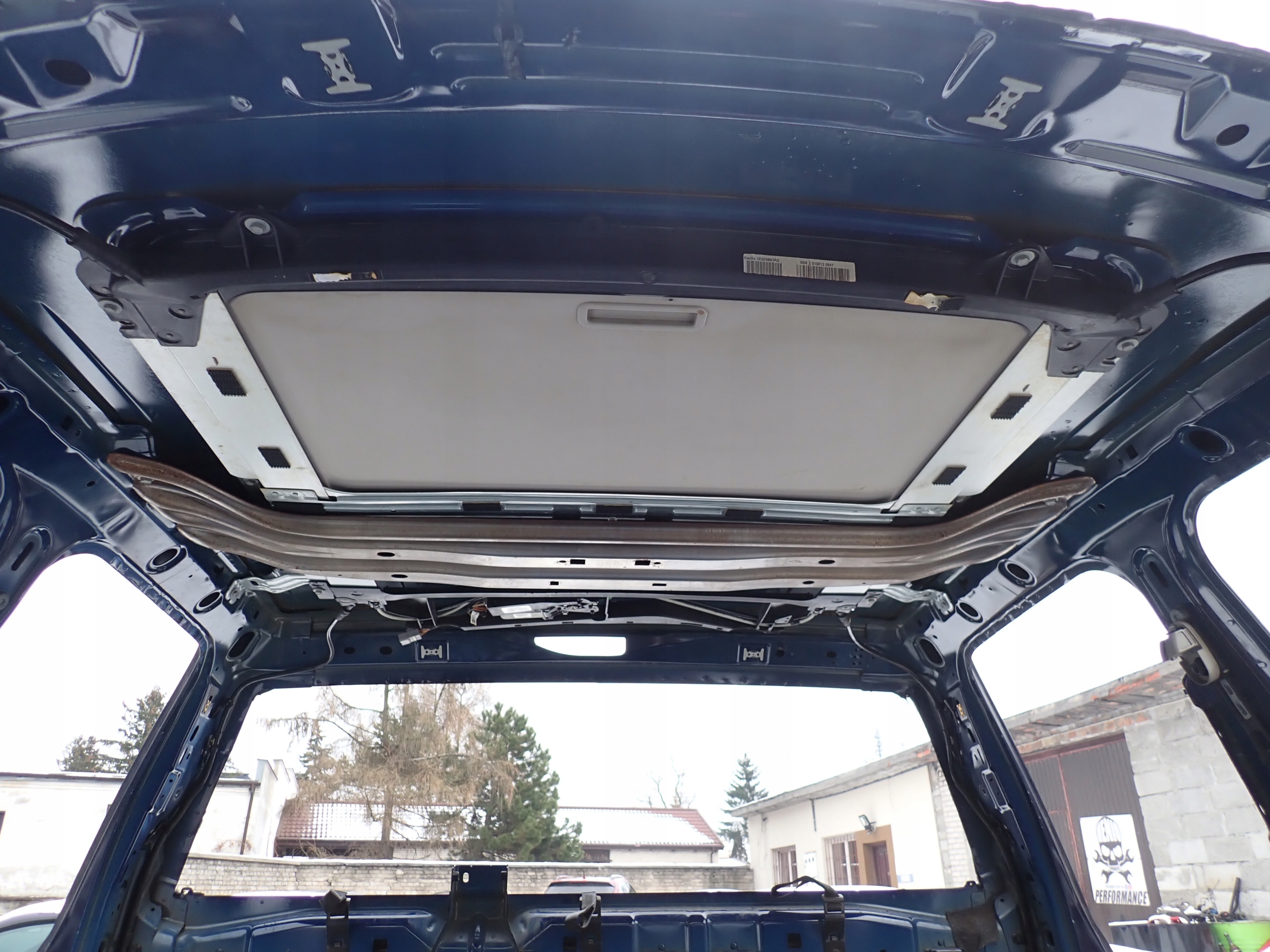 1EQ29BD1AG - Стеклянный люк Quad Cab Dodge Ram IV 09-