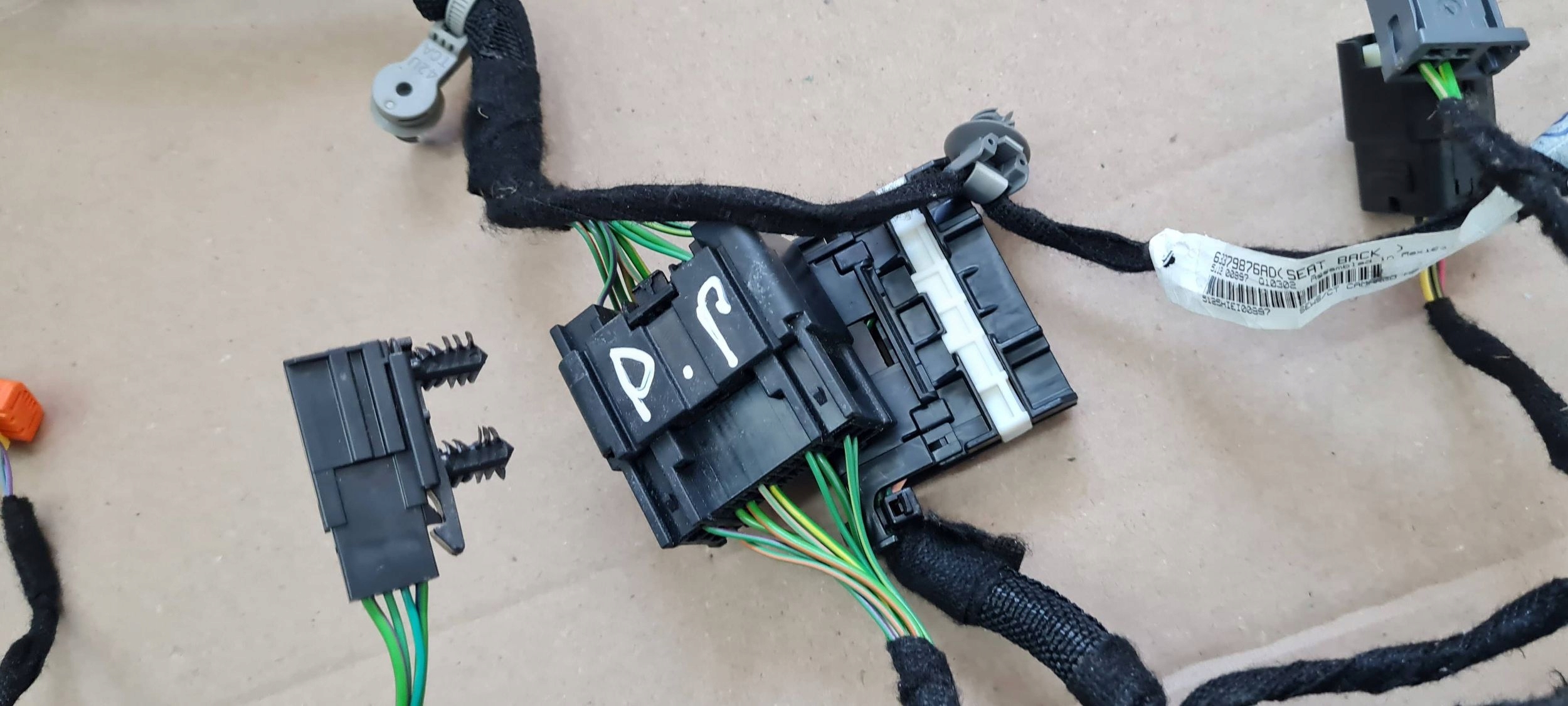 Jeep Grand Cherokee WL 2022 bundle wiring seat right P68379876AD