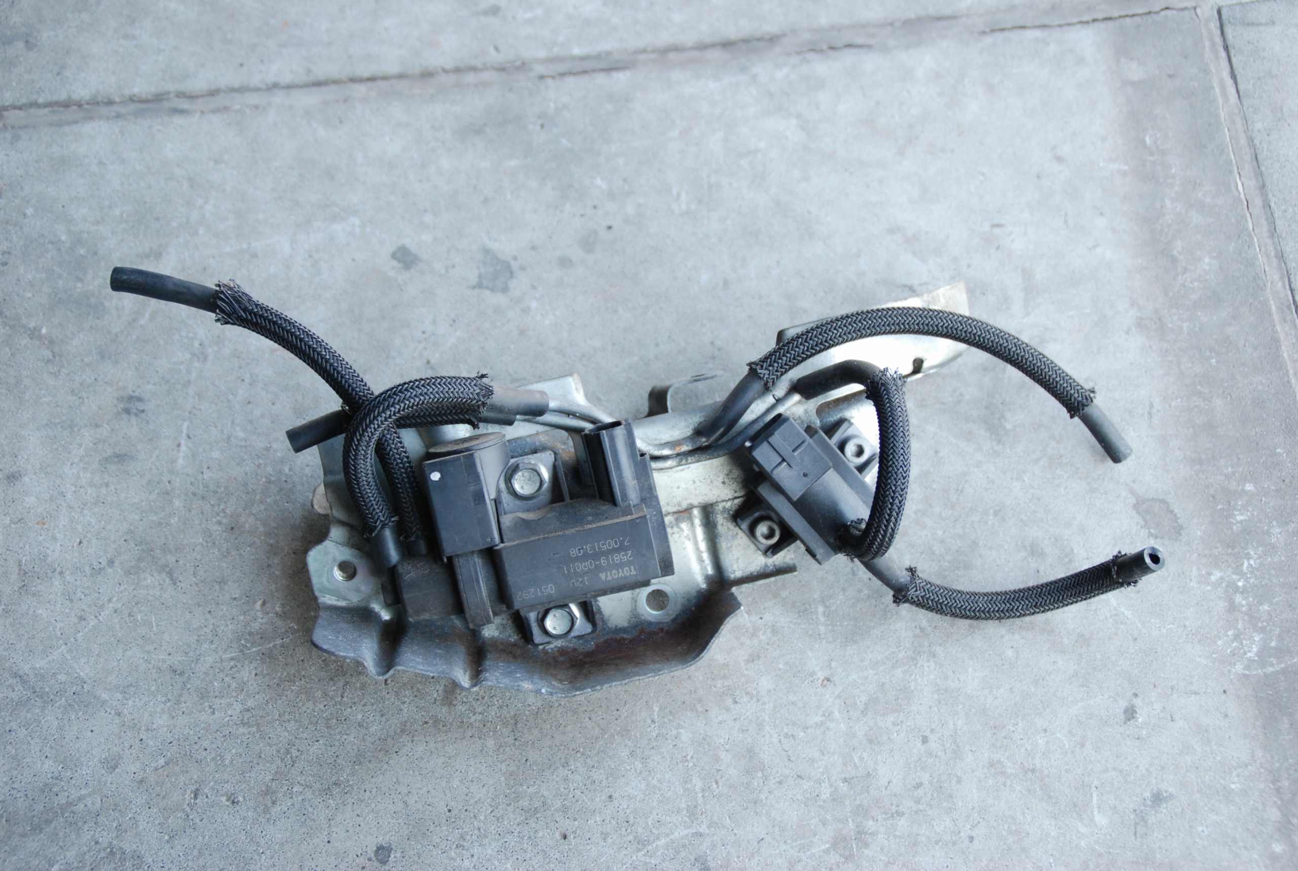 ВАКУУМНЫЙ КЛАПАН TOYOTA RAV-4 RAV4 III 2.2 D D-4D