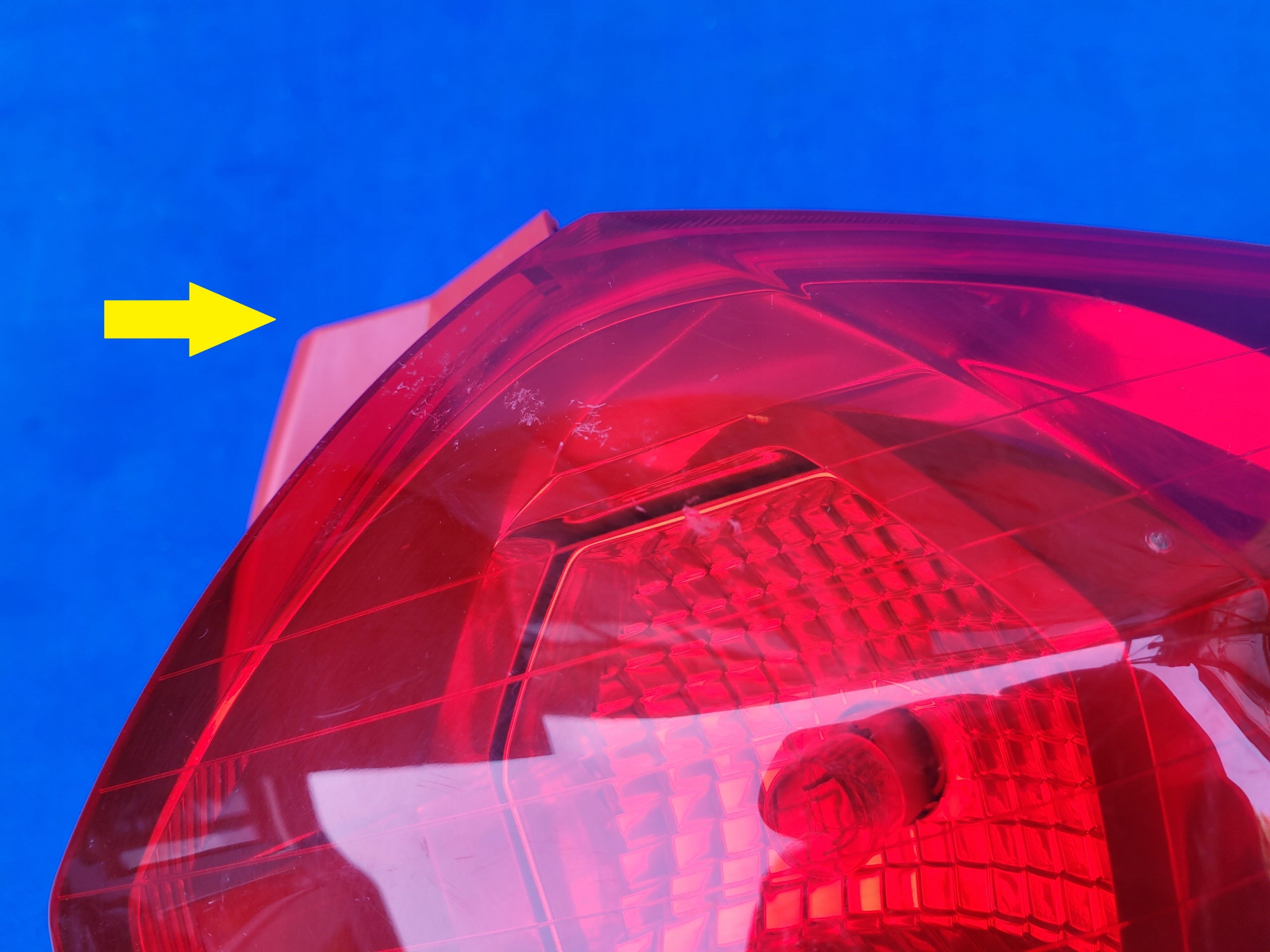 SUBARU TREZIA 2011-2015 11-15 LAMPA TYLNA PRAWA Producent części Subaru OE