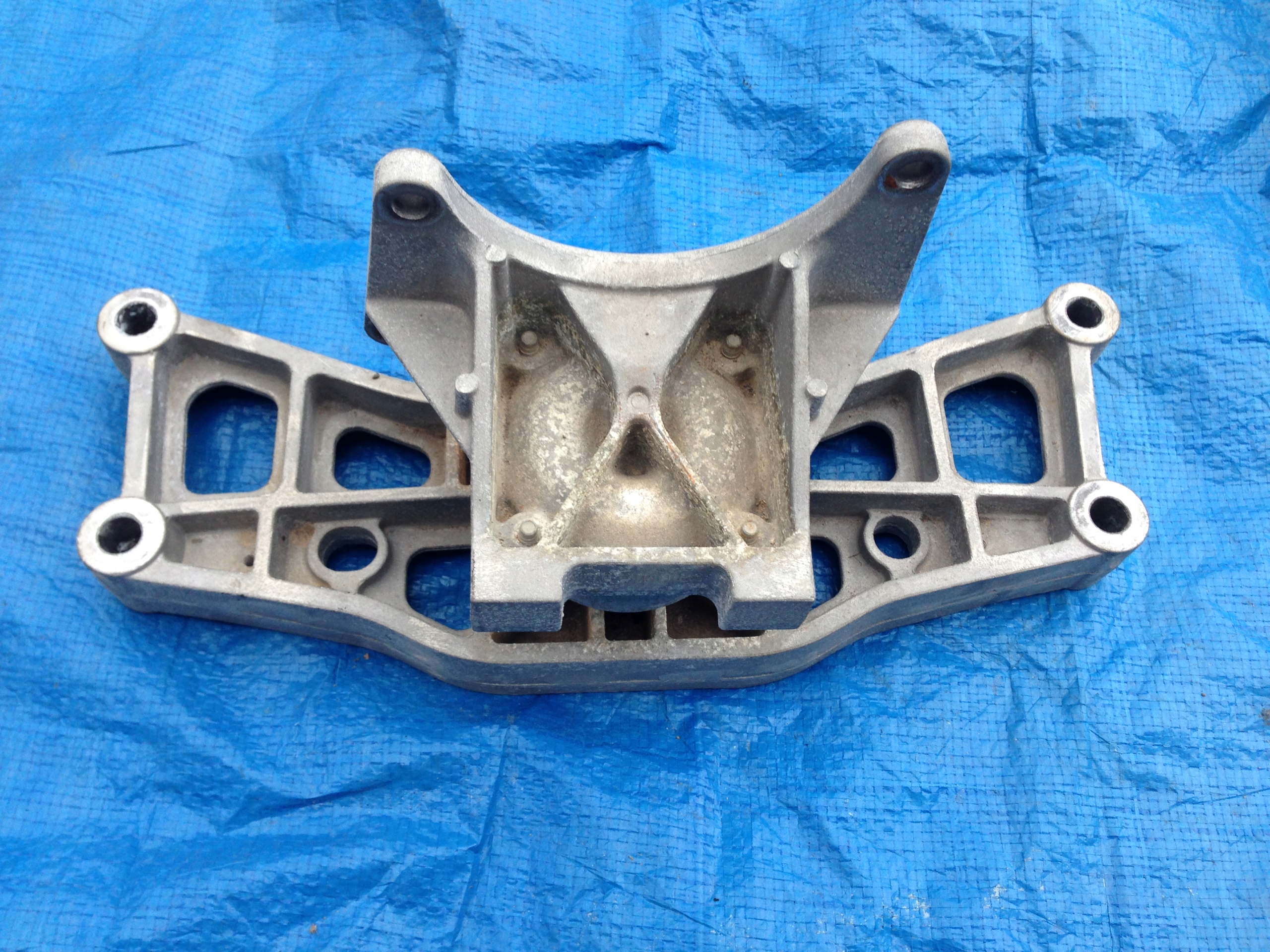 DODGE CHARGER 3.6 15 16 ПОДУШКА ЛАПА КОРОБКИ