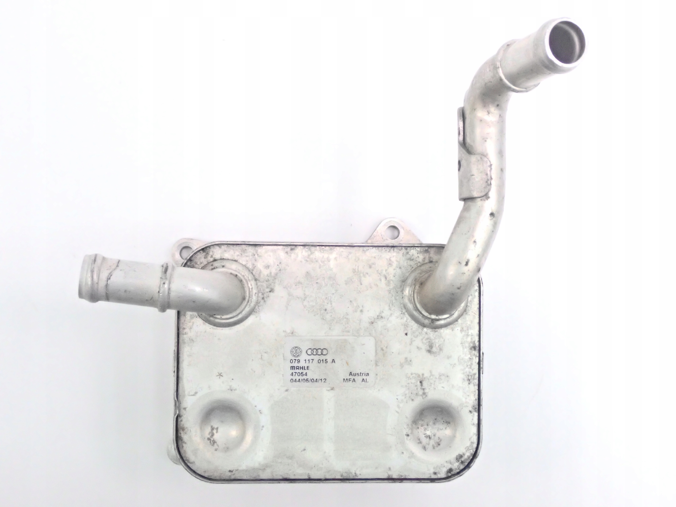 079117015A CHŁODNICA OLEJU AUDI A5 A6 A8 Q7 4.2FSI
