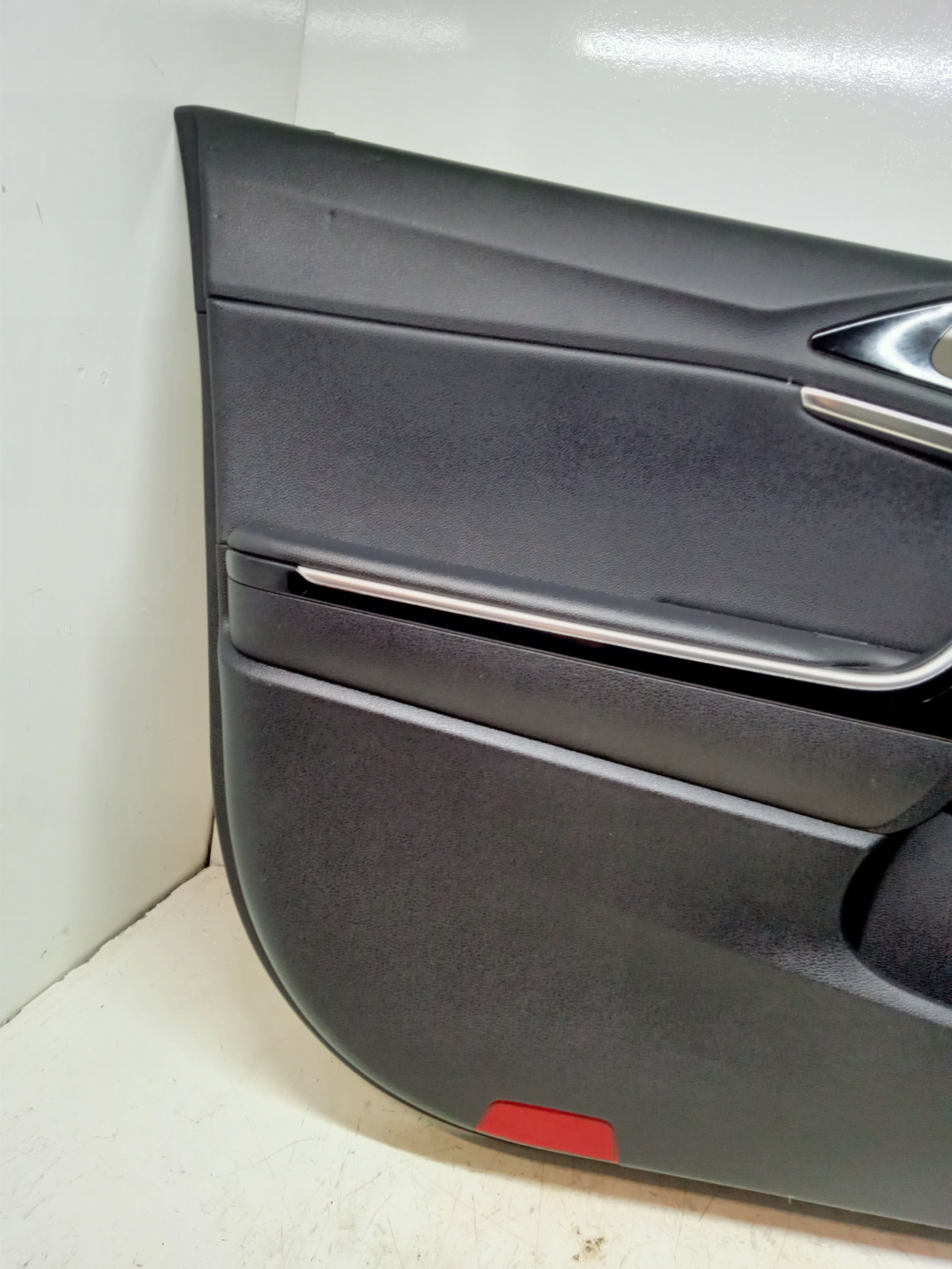 KIA CEED III 3 HB side upholstery door left front 82301-J7330 2018