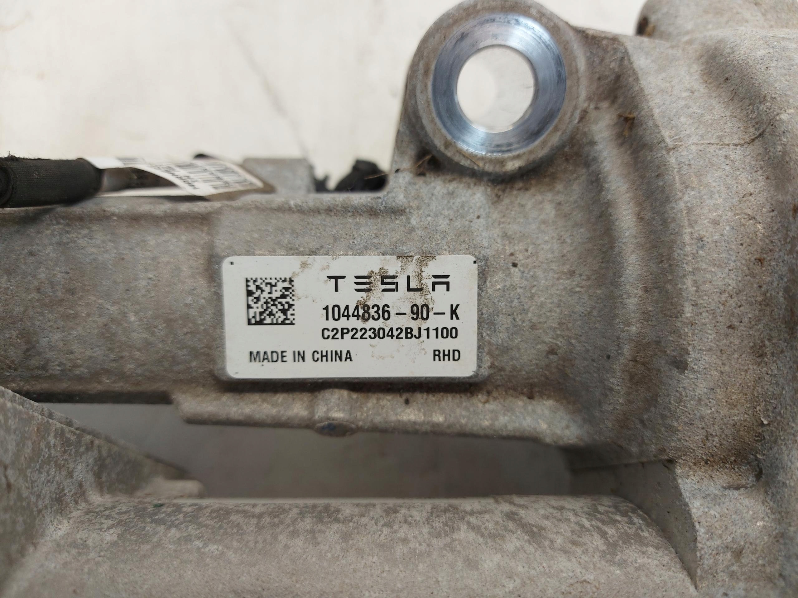 TESLA MODEL Y 2022r pipe end right bar right front front