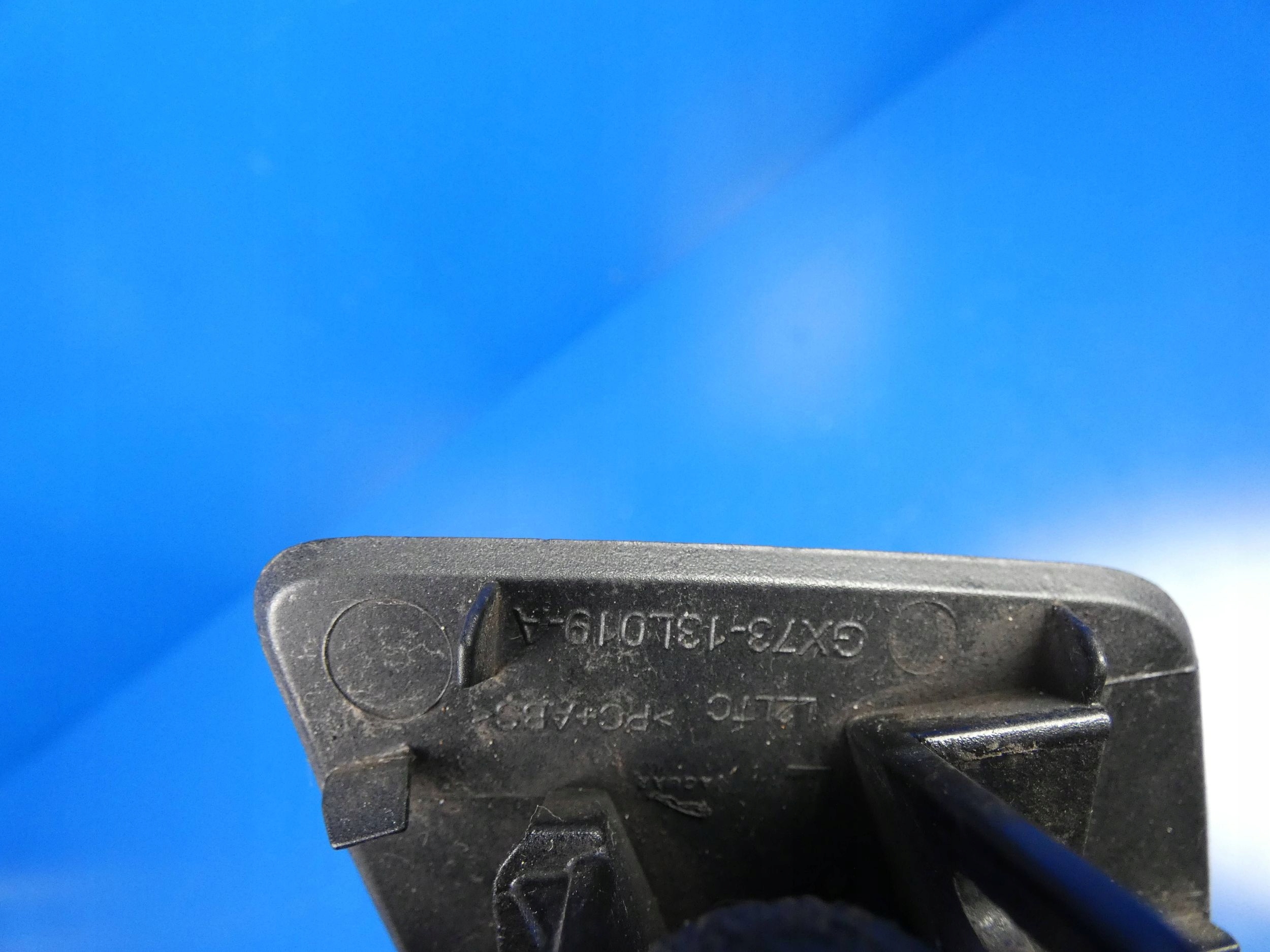 JAGUAR XE X760 spoiler of the washer lights left left front