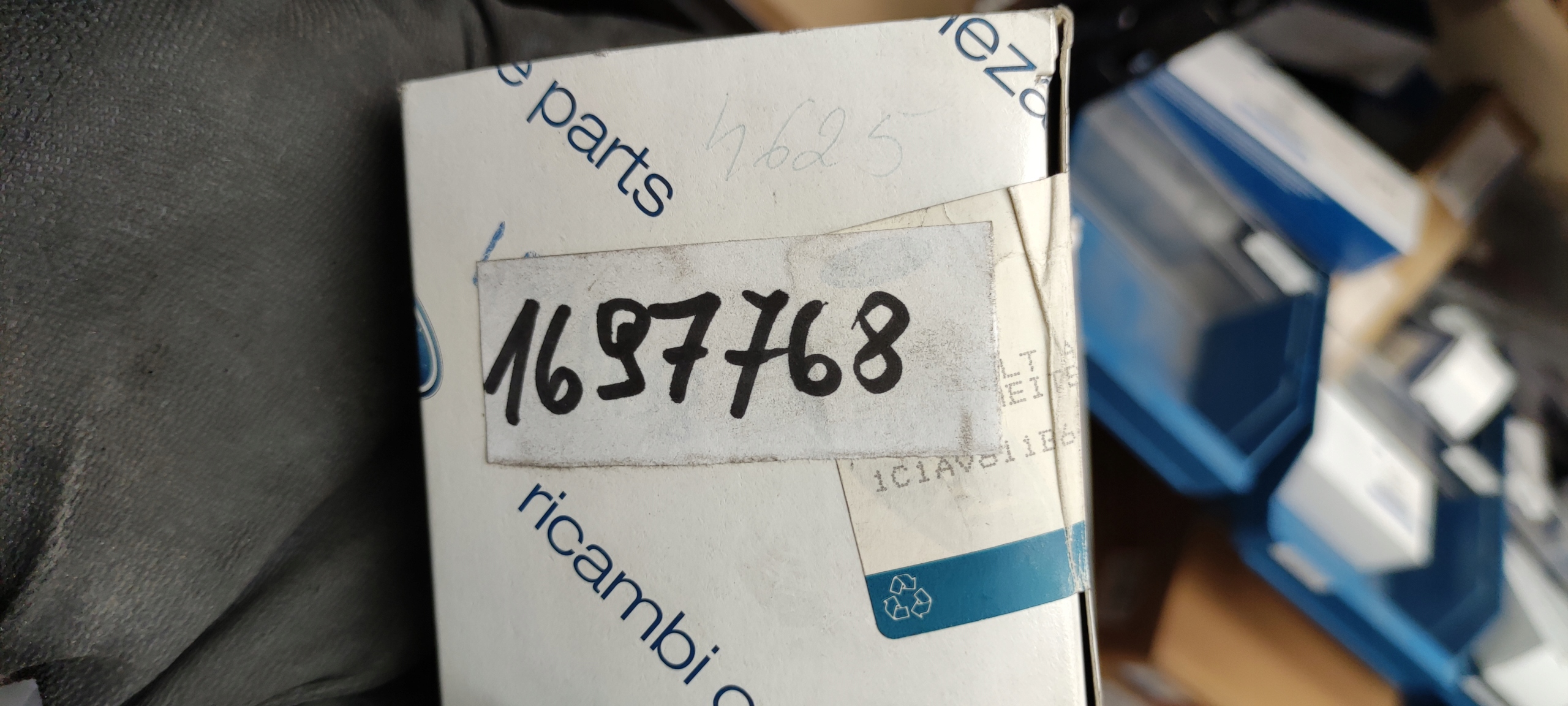 PAS BEZPIECZEŃSTWA TRZECI RZĄD FORD TRANSIT Mk5Mk6 Stan opakowania oryginalne