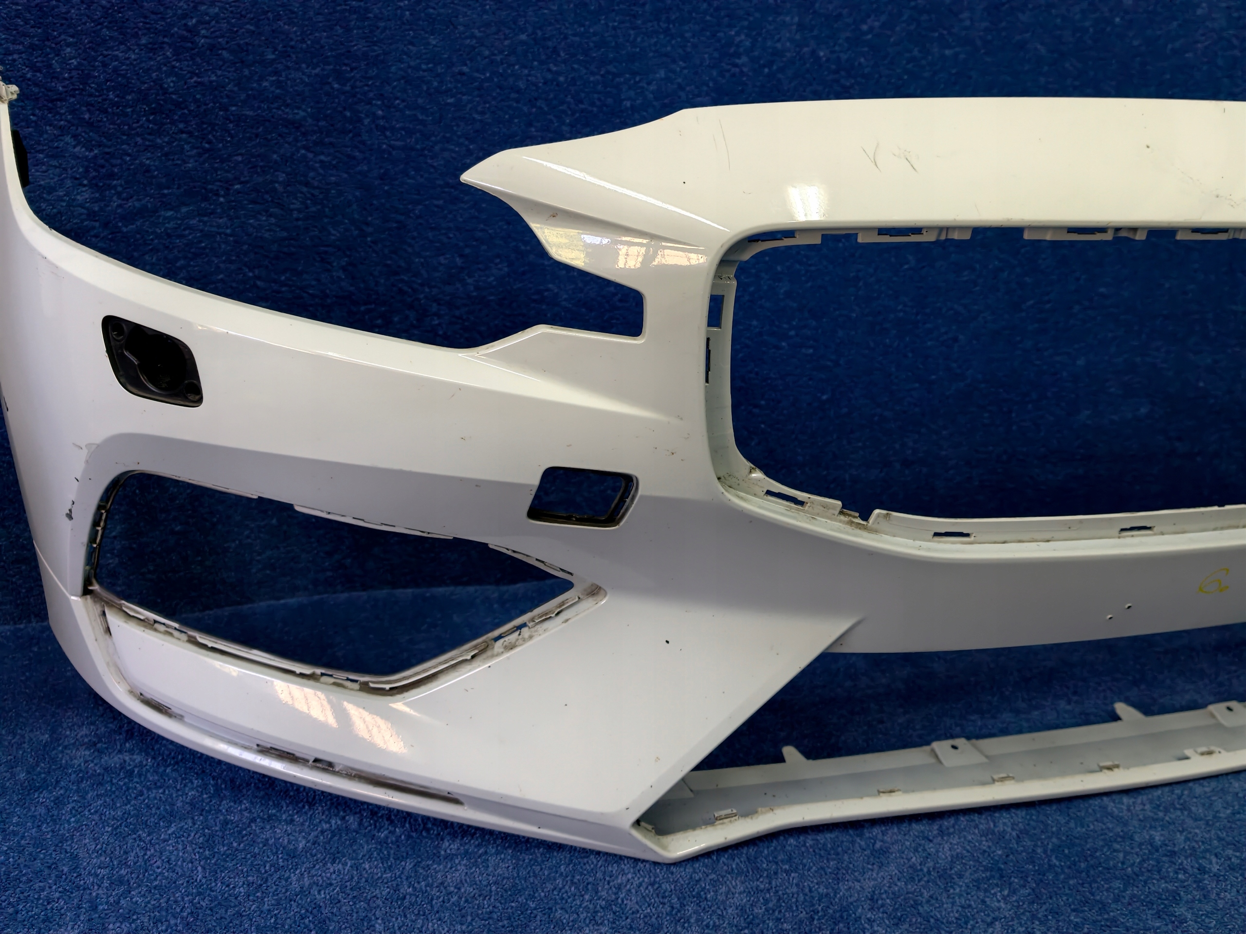 VOLVO S60 III V60 II 2018- bumper front front DO LAKIEROWANIA 31690589