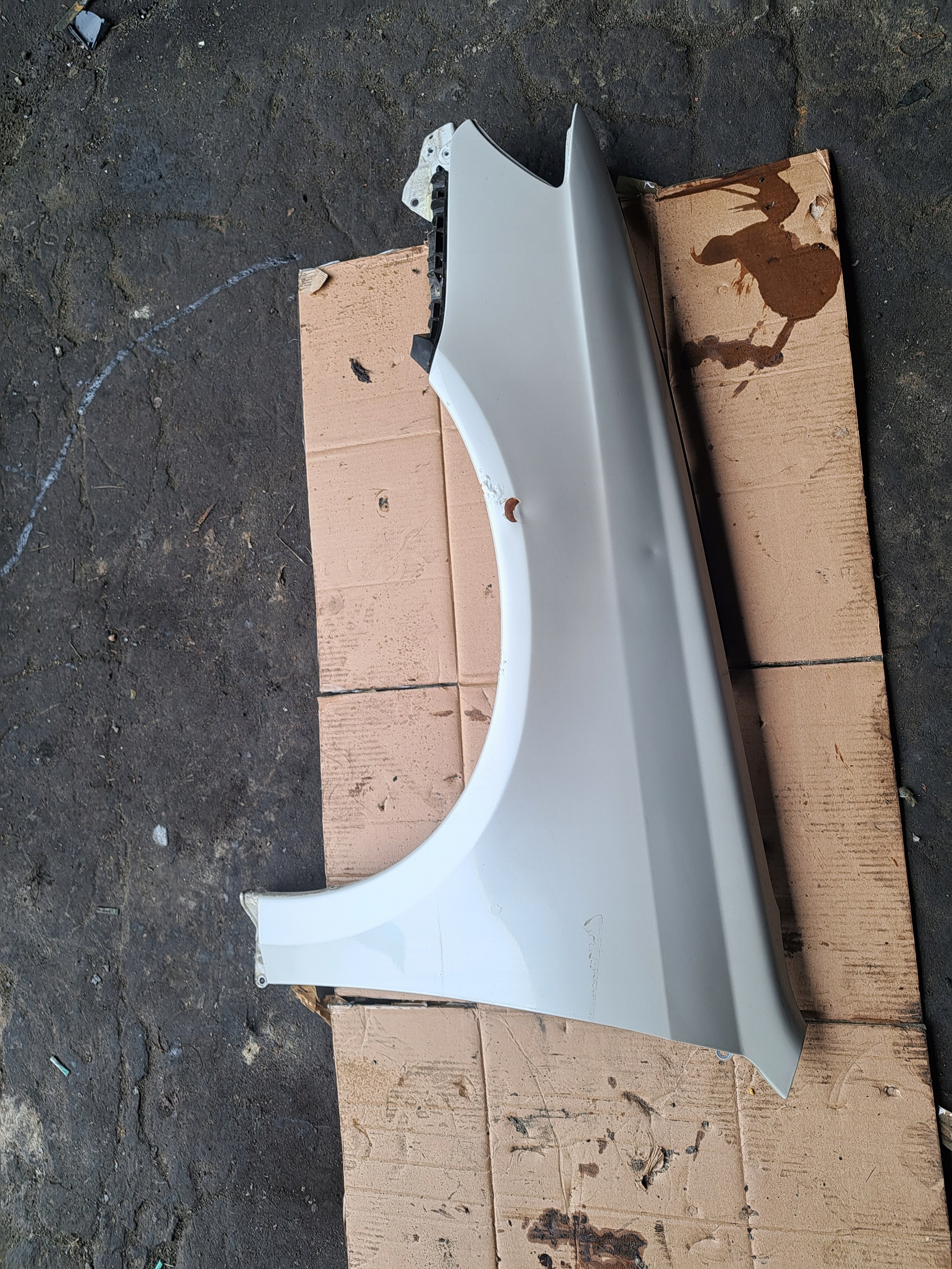 fender left front SUBARU LEGACY IV 37J
