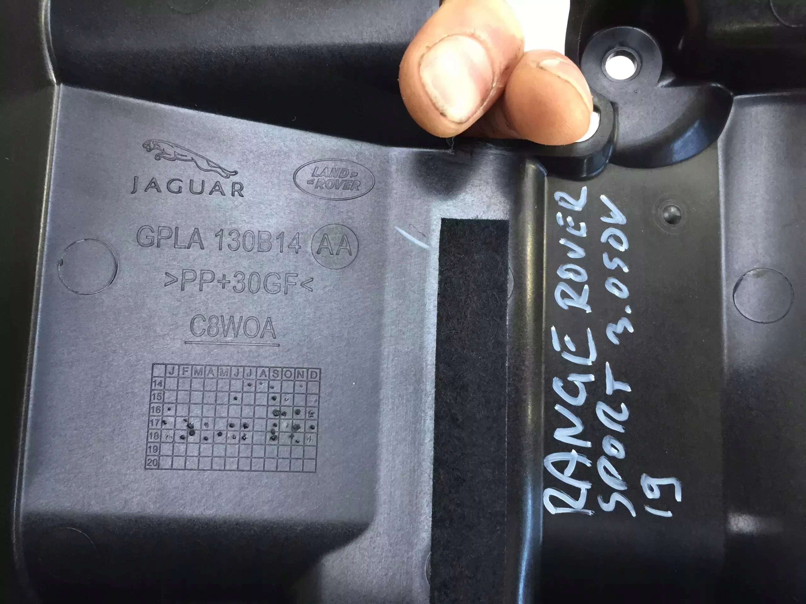 RANGE ROVER SPORT II L494 2019 LIFT OSŁONA RADIA GPLA-130B14-AA Producent części Land Rover OE