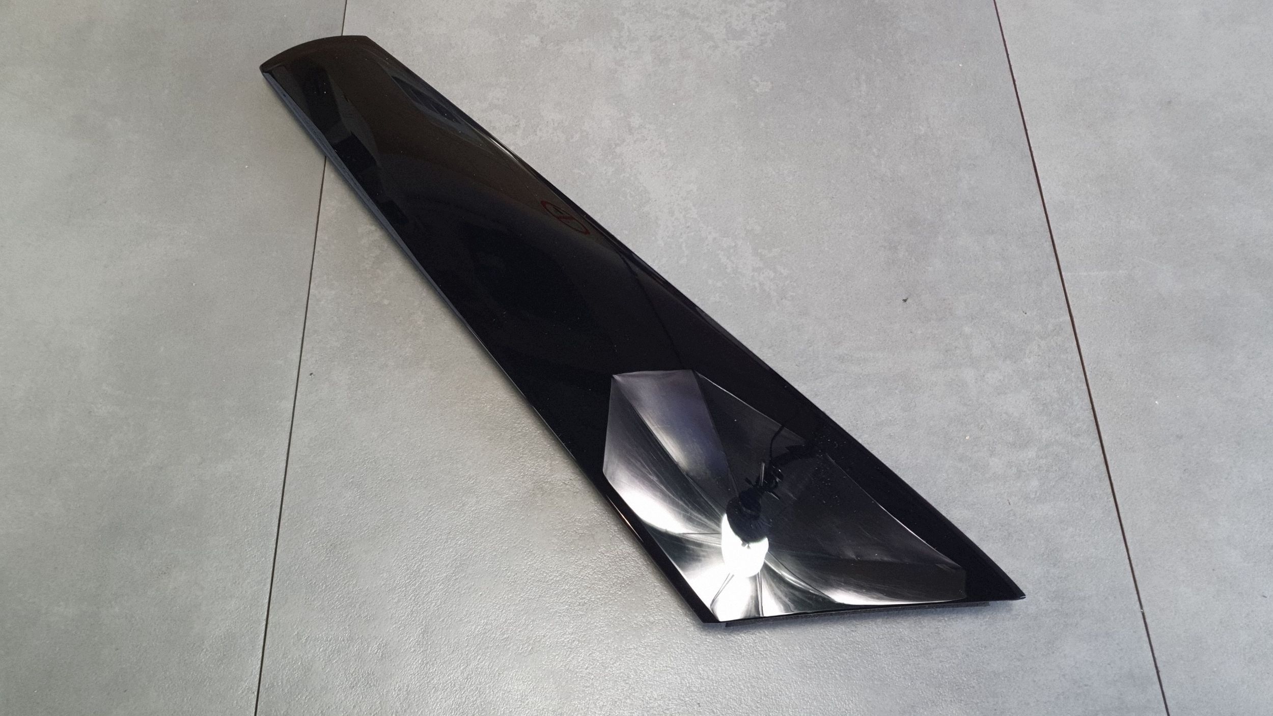 Audi A3 8Y sportback moulding bonnet 8Y4854871B