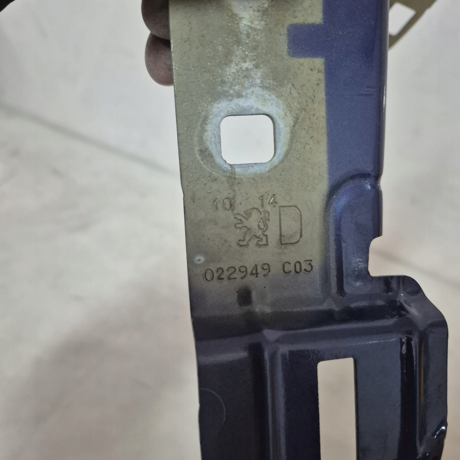 PEUGEOT 208 2012-2019 -> Support plaque Aile Avant Droite