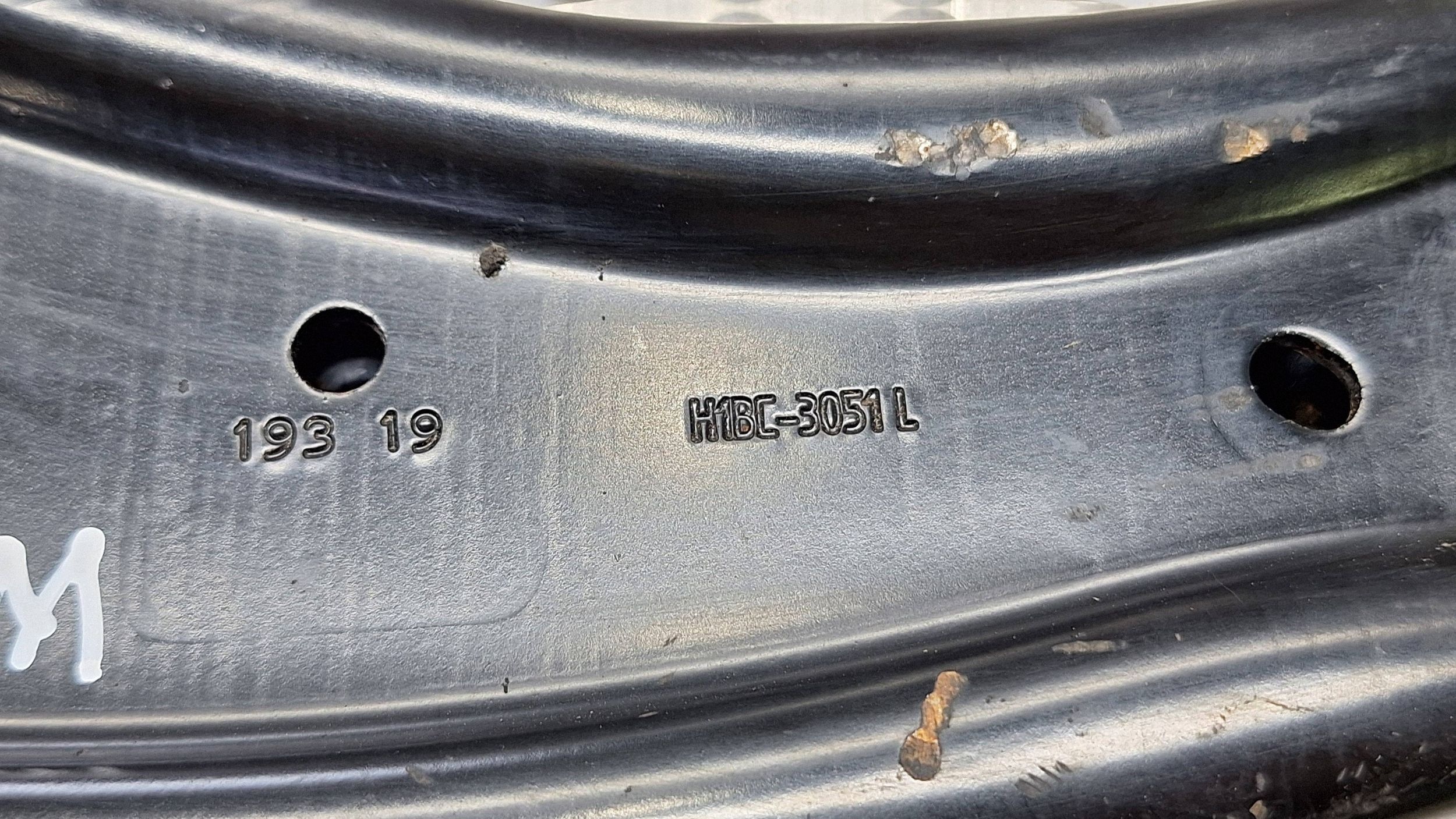arm left front H1BC-3051L FORD FIESTA MK8