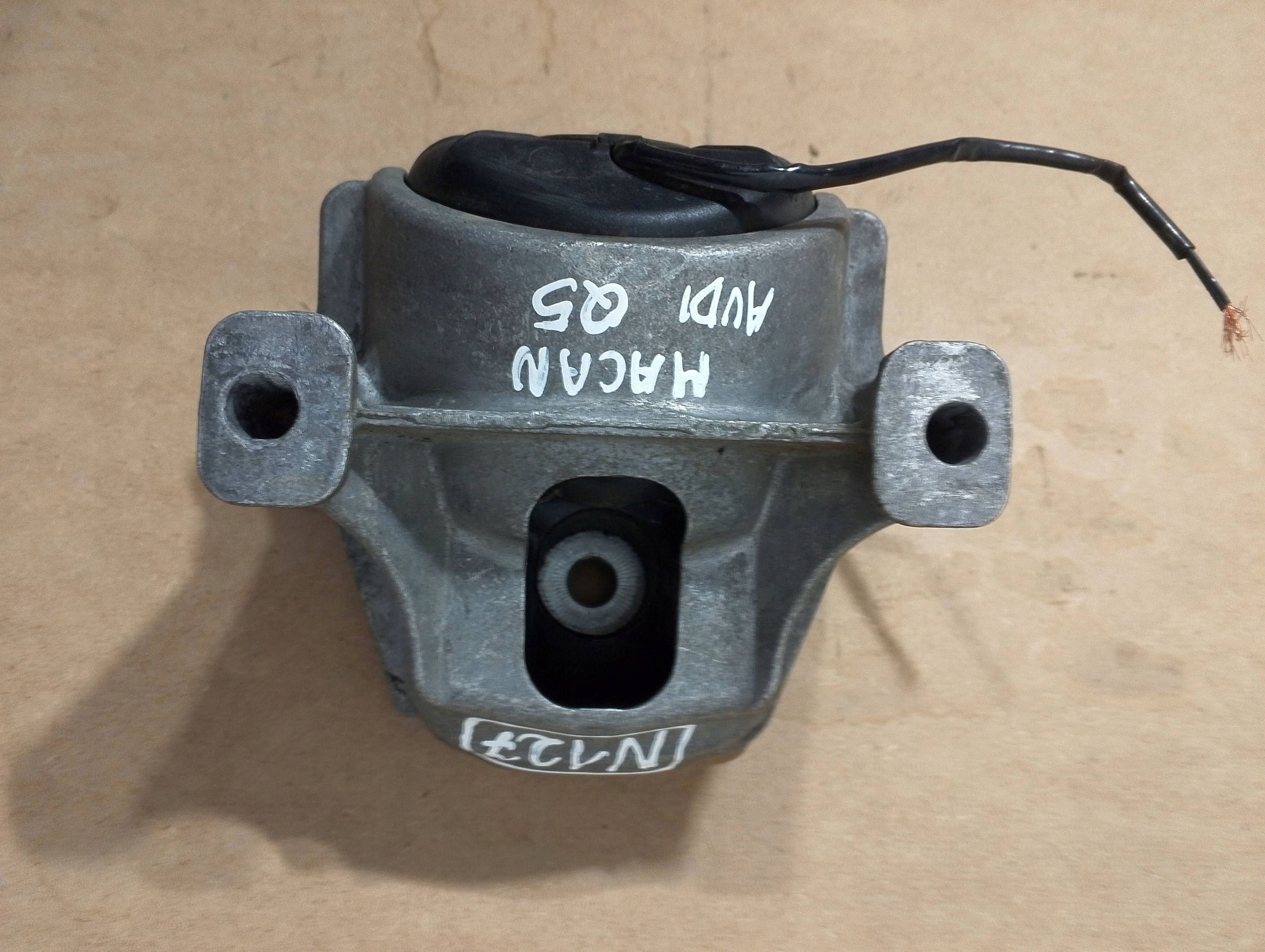 PORSCHE MACAN AUDI Q5 engine mount left 8R0199381 (N127)