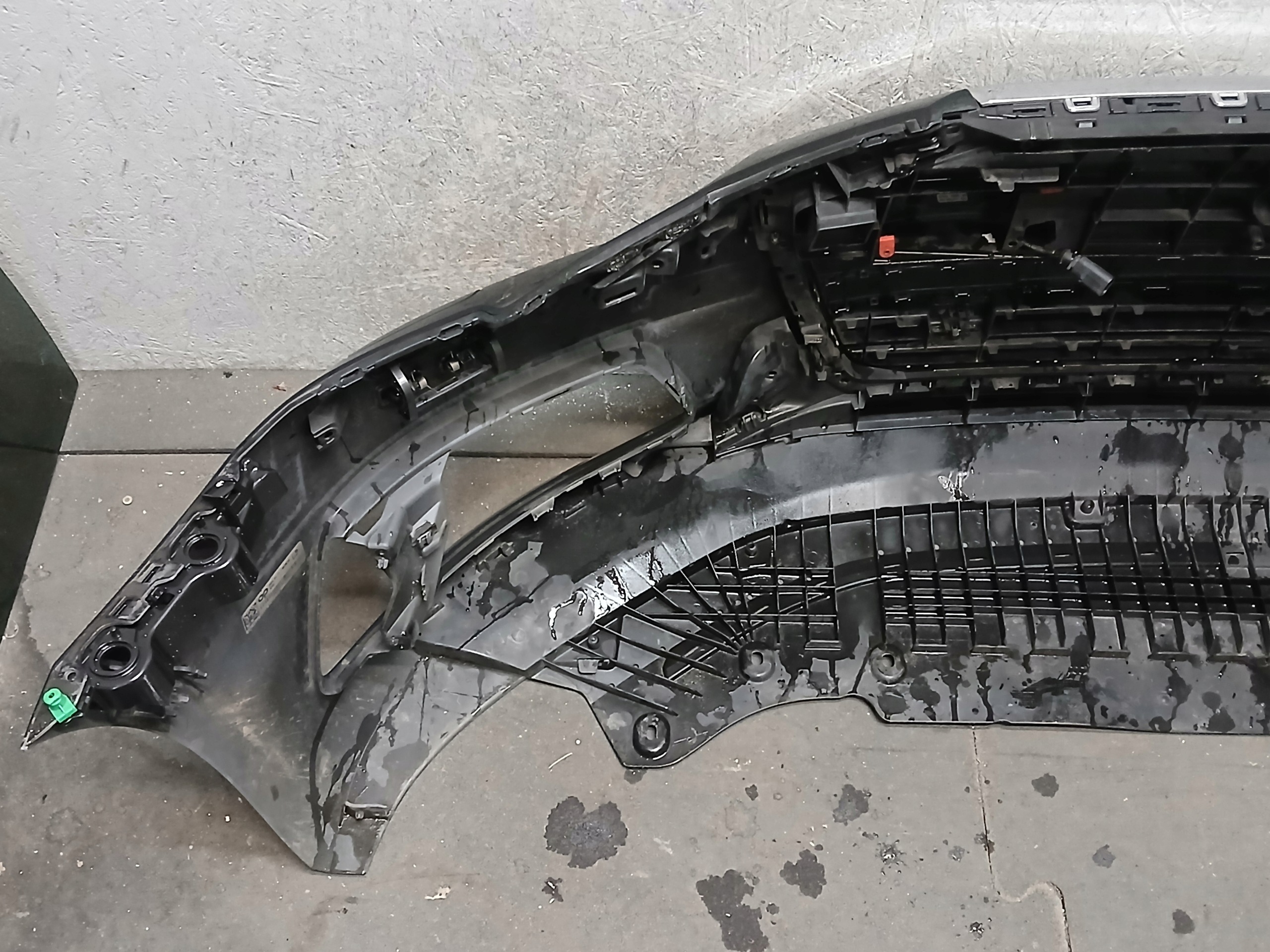 nárazník předek AUDI A6 C8 4K