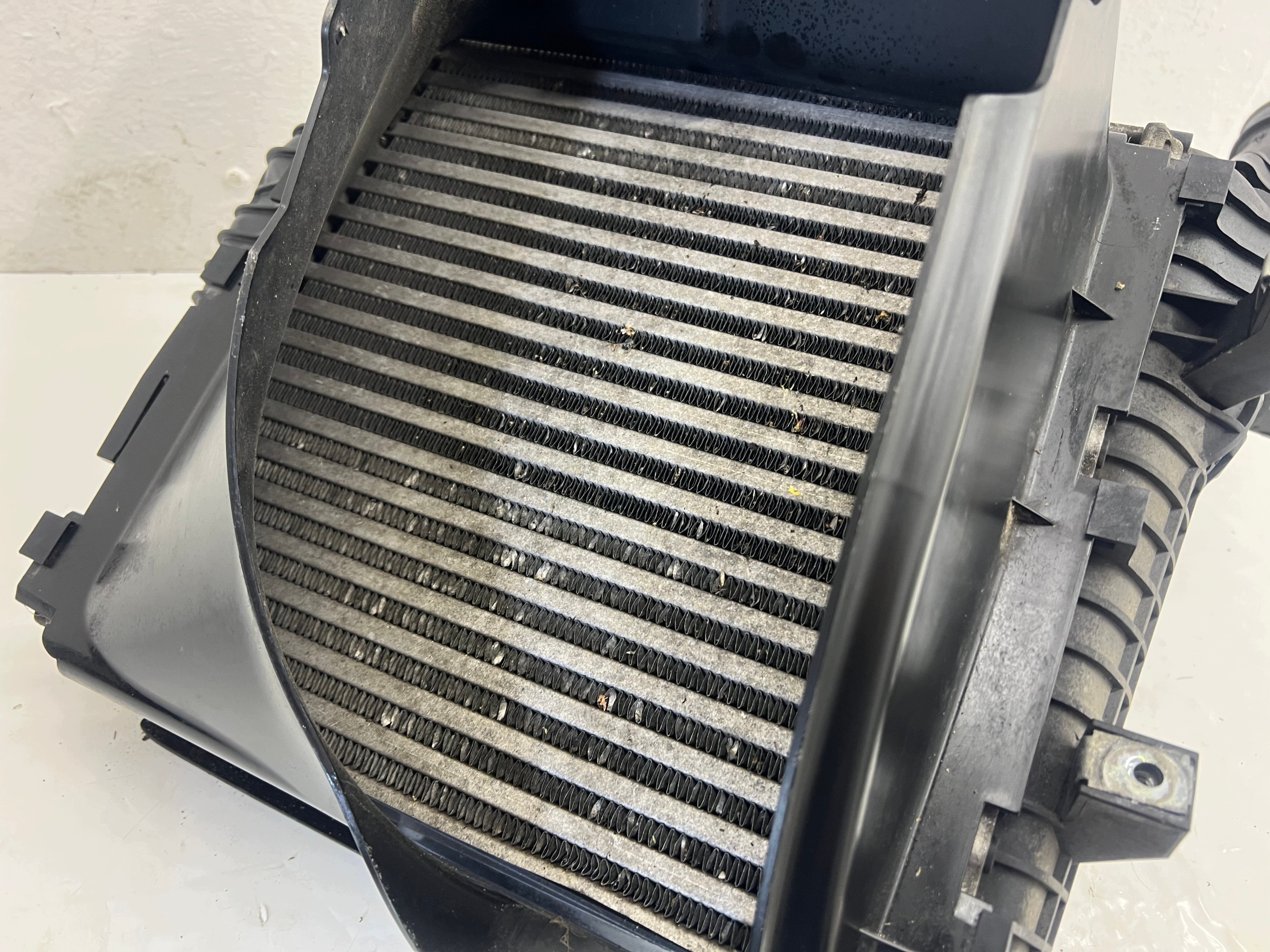 intercooler left + intake - VW TOUAREG and 7L 3.0 TDi 7L6145803C