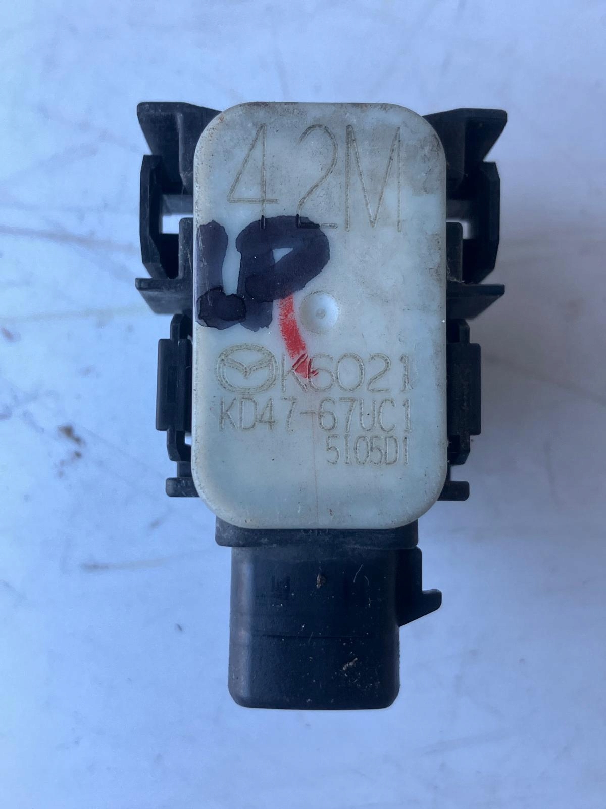 sensor KOSZYK PDC left front MAZDA CX5 and LIFT 42M KD4767UC1