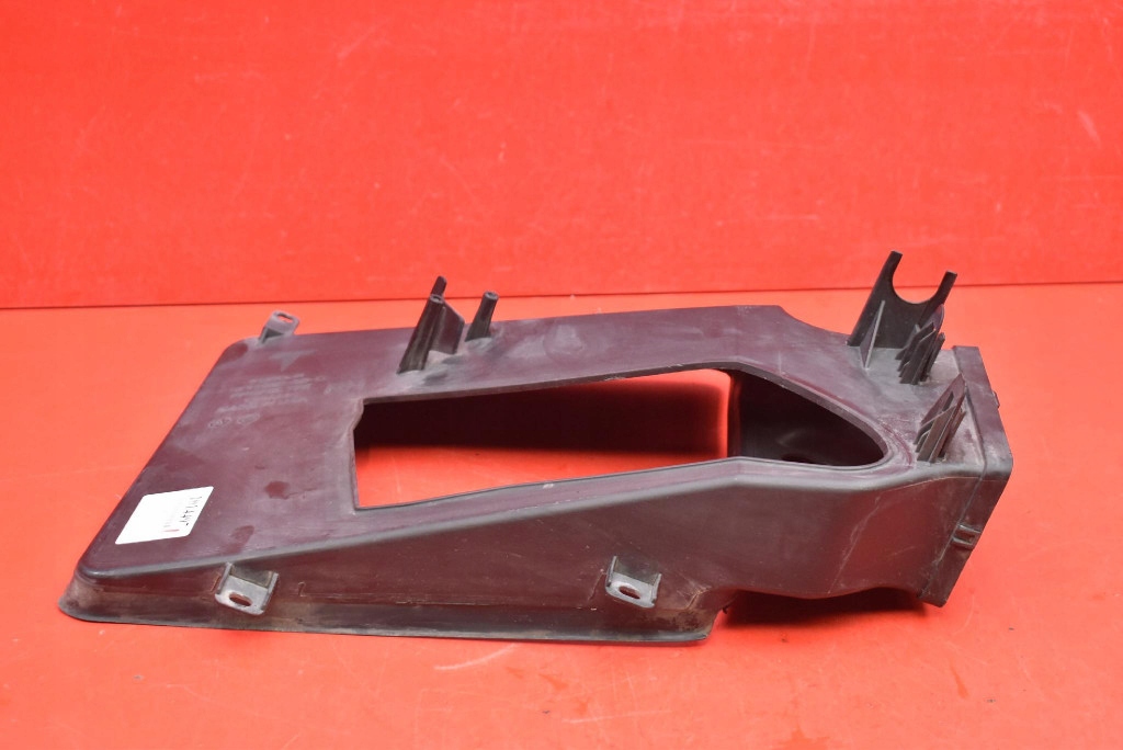 воздуховод радиатора правый передний 1011520-00-D tesla MODEL S 12-20