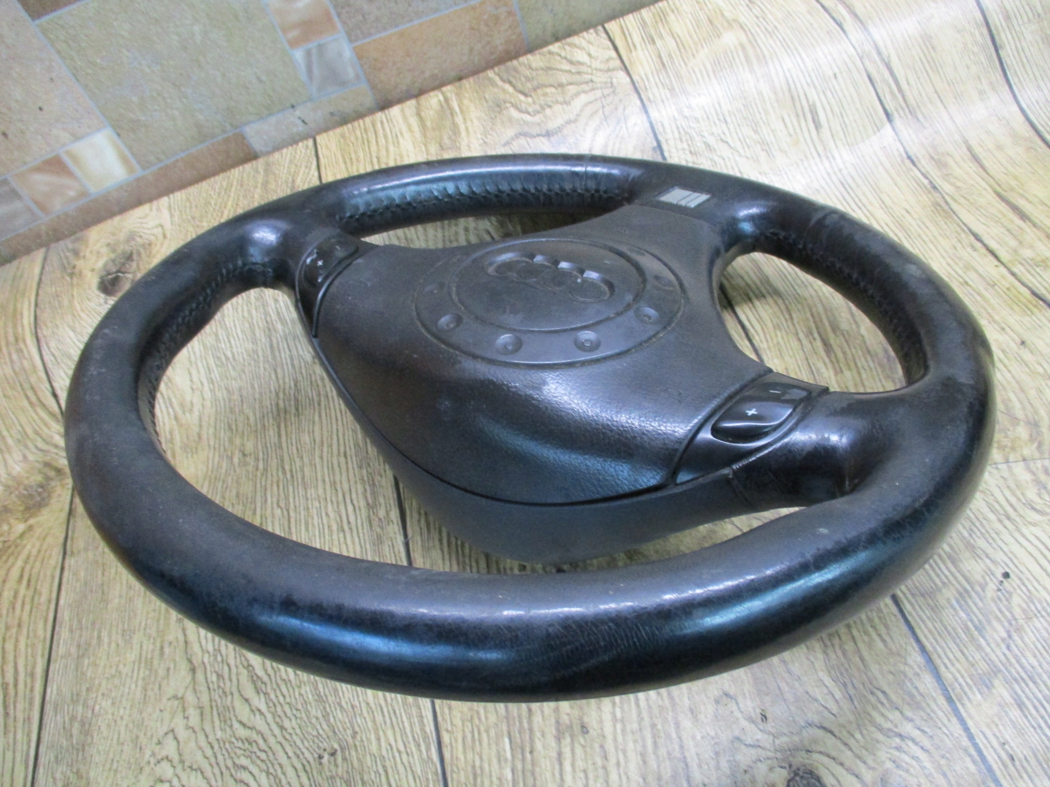 Audi A6 C5 97-04r. A4 B5 98-01r. руль кожа