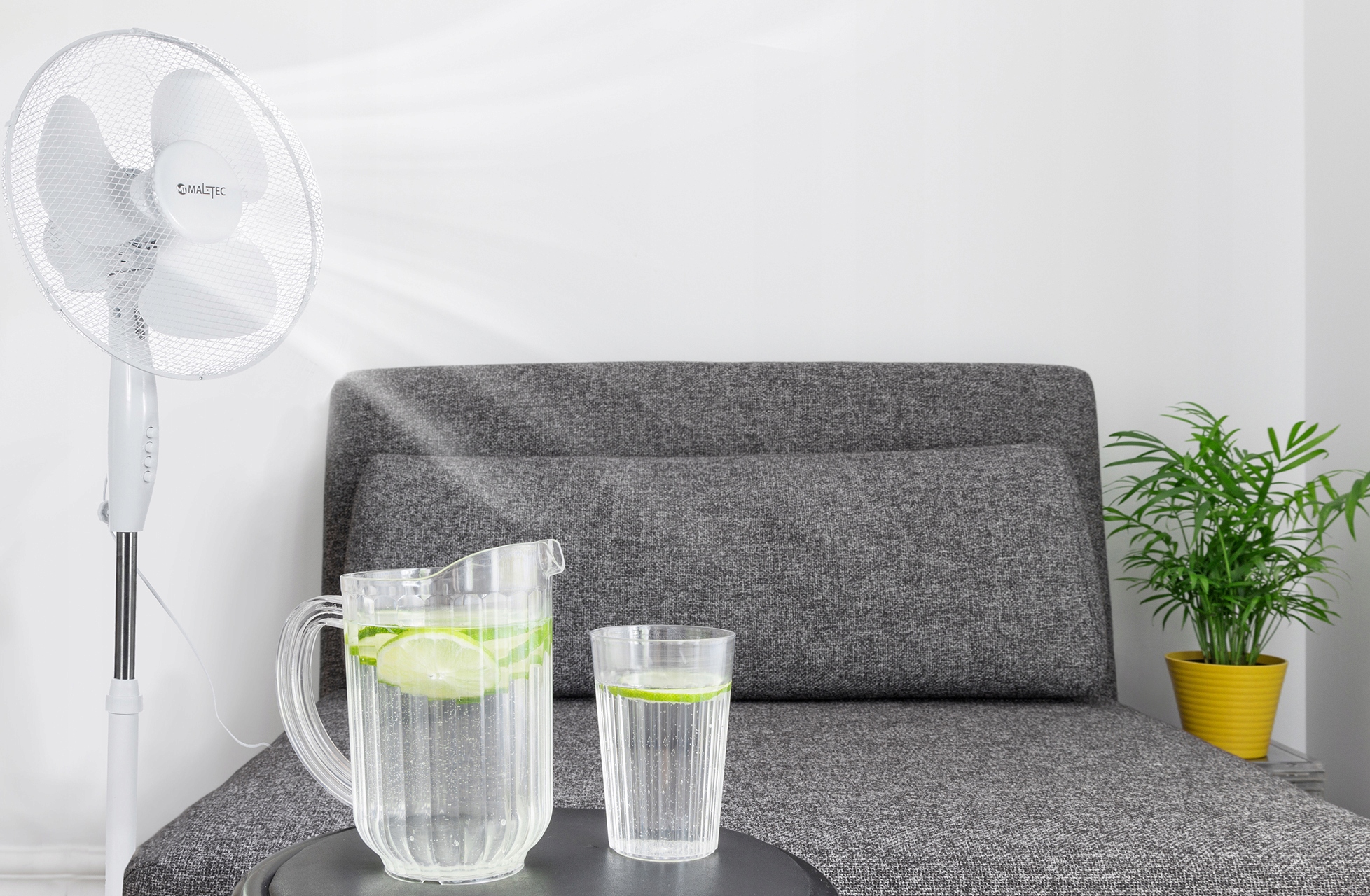 WENTYLATOR STOJĄCY WIATRAK PODŁOGOWY CICHY MOCNY REGULACJA OSCYLACJA Marka bez marki