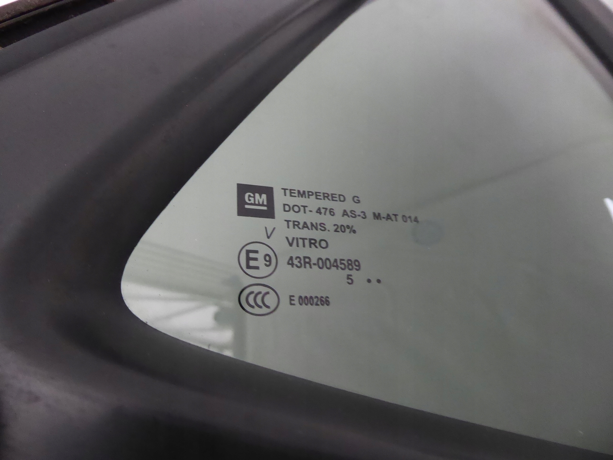 СТЕКЛО ДВЕРИ ЗАДНЯЯ ПРАВАЯ УПЛОТНИТЕЛЬ 2015 OPEL MOKKA
