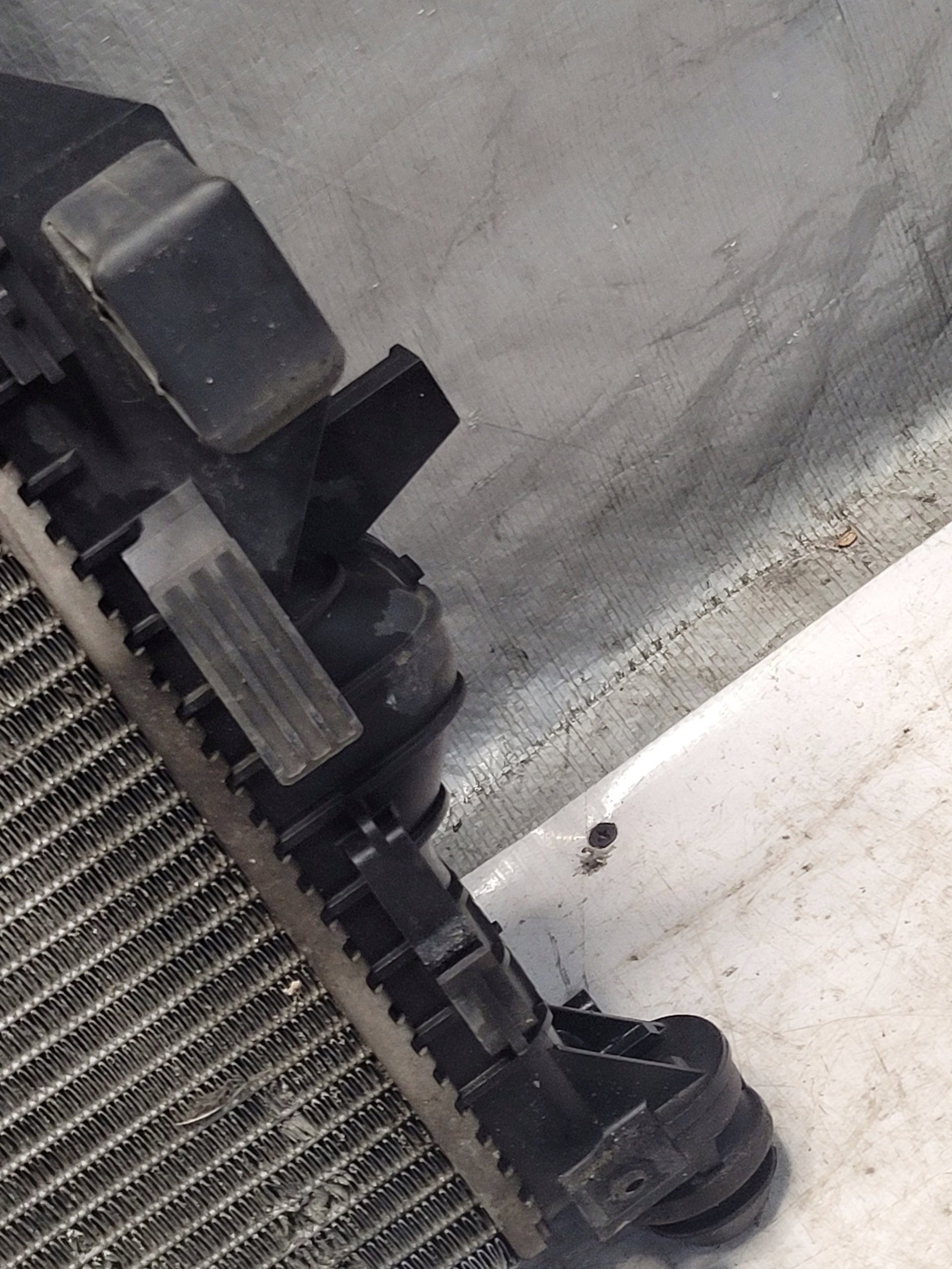 water cooler FORD S-MAX and MK1 1.8 TDCI 07r.