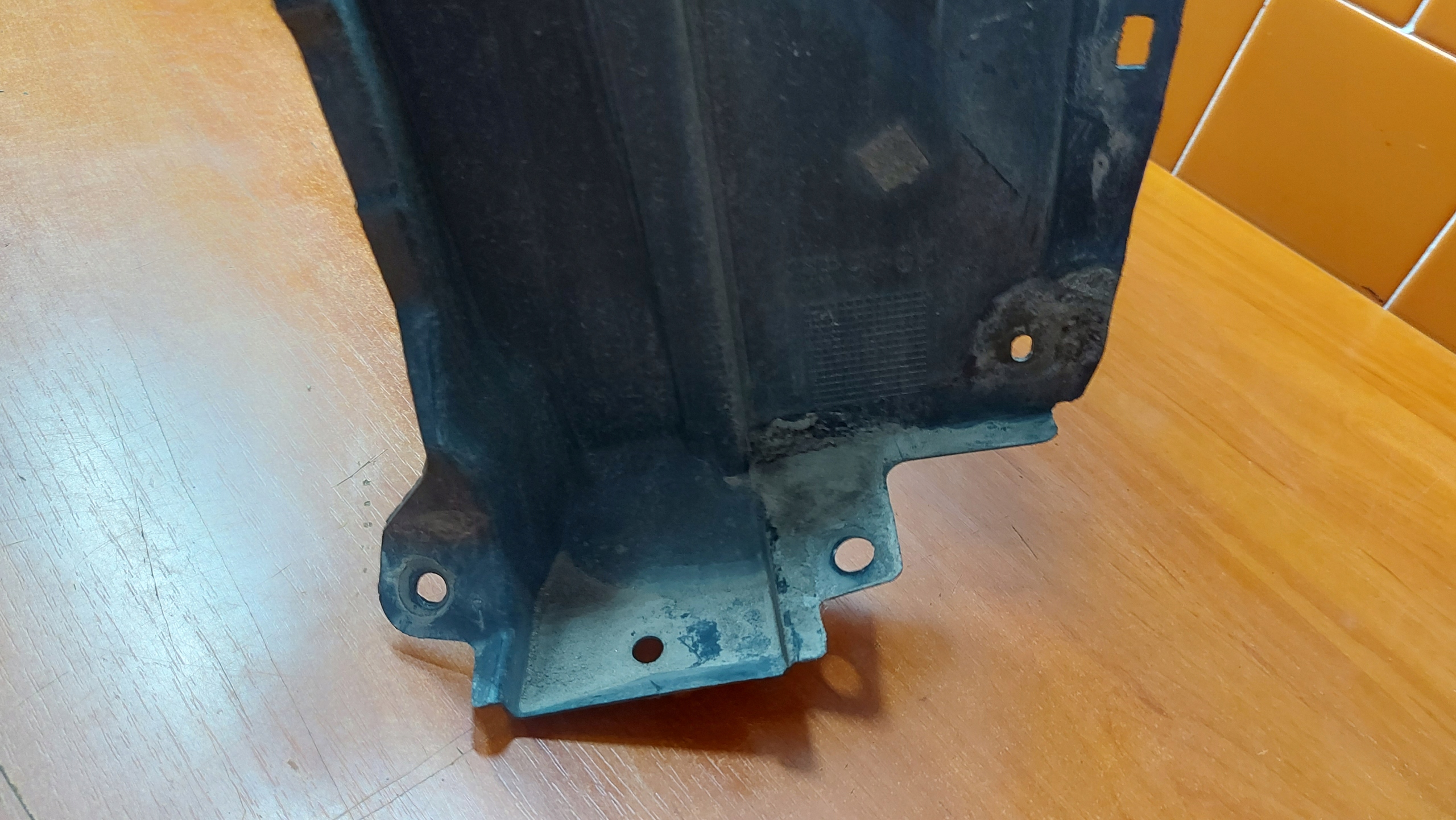 mudguard right right front front TOYOTA YARIS IV 20