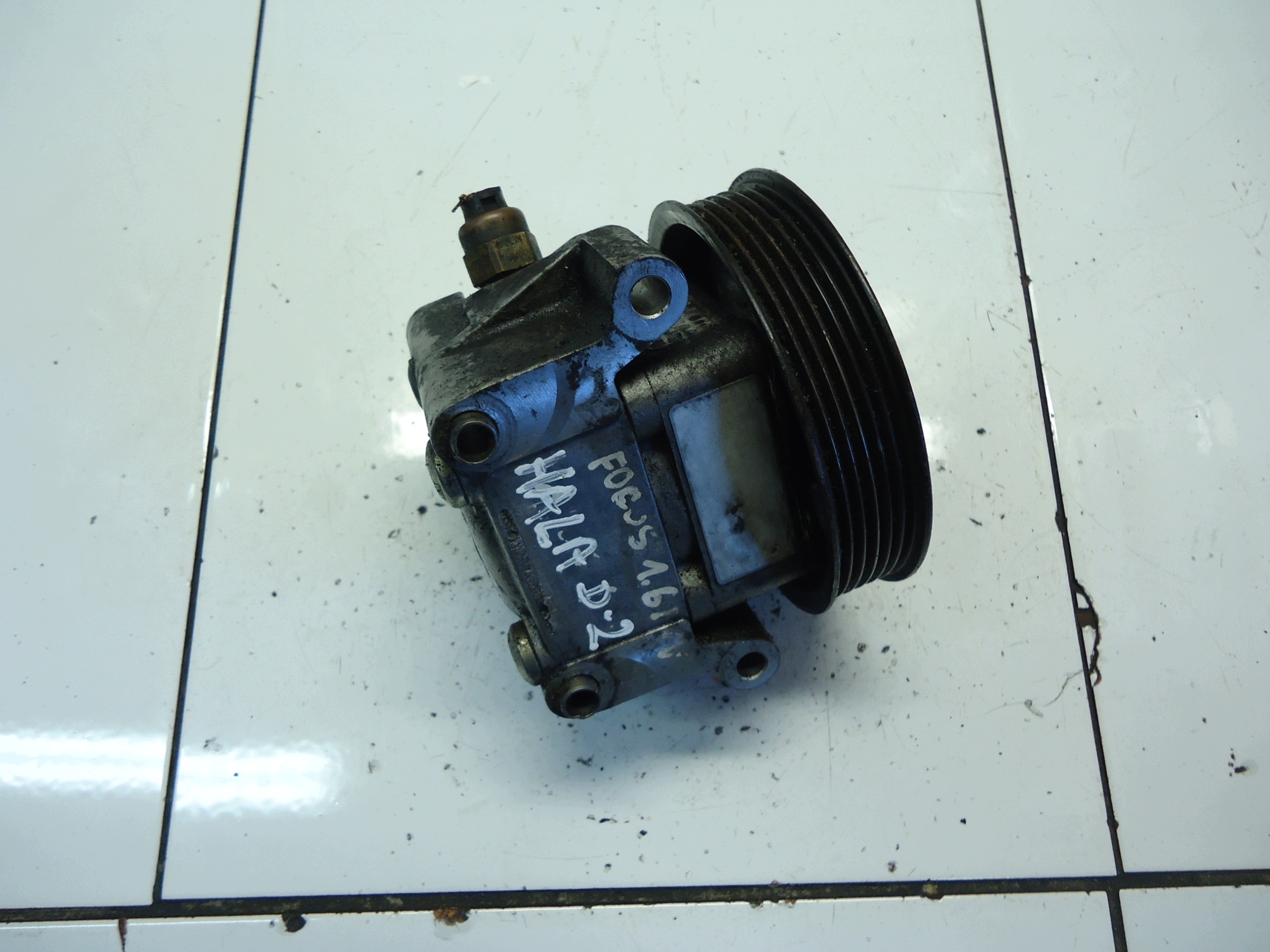 VOLVO FORD FOCUS MK2 1.6 16V servo pump 4M51-3A696-AD